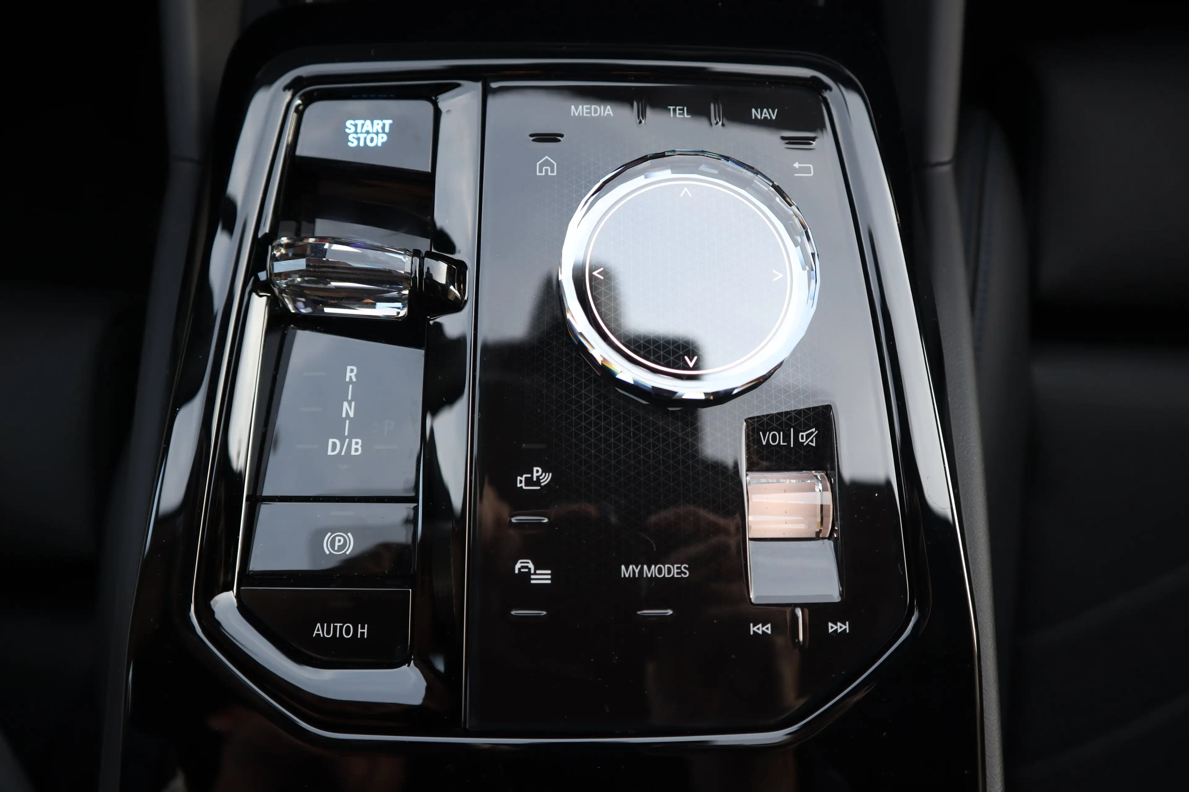 BMW i5 eDrive40 Touring — photo 9
