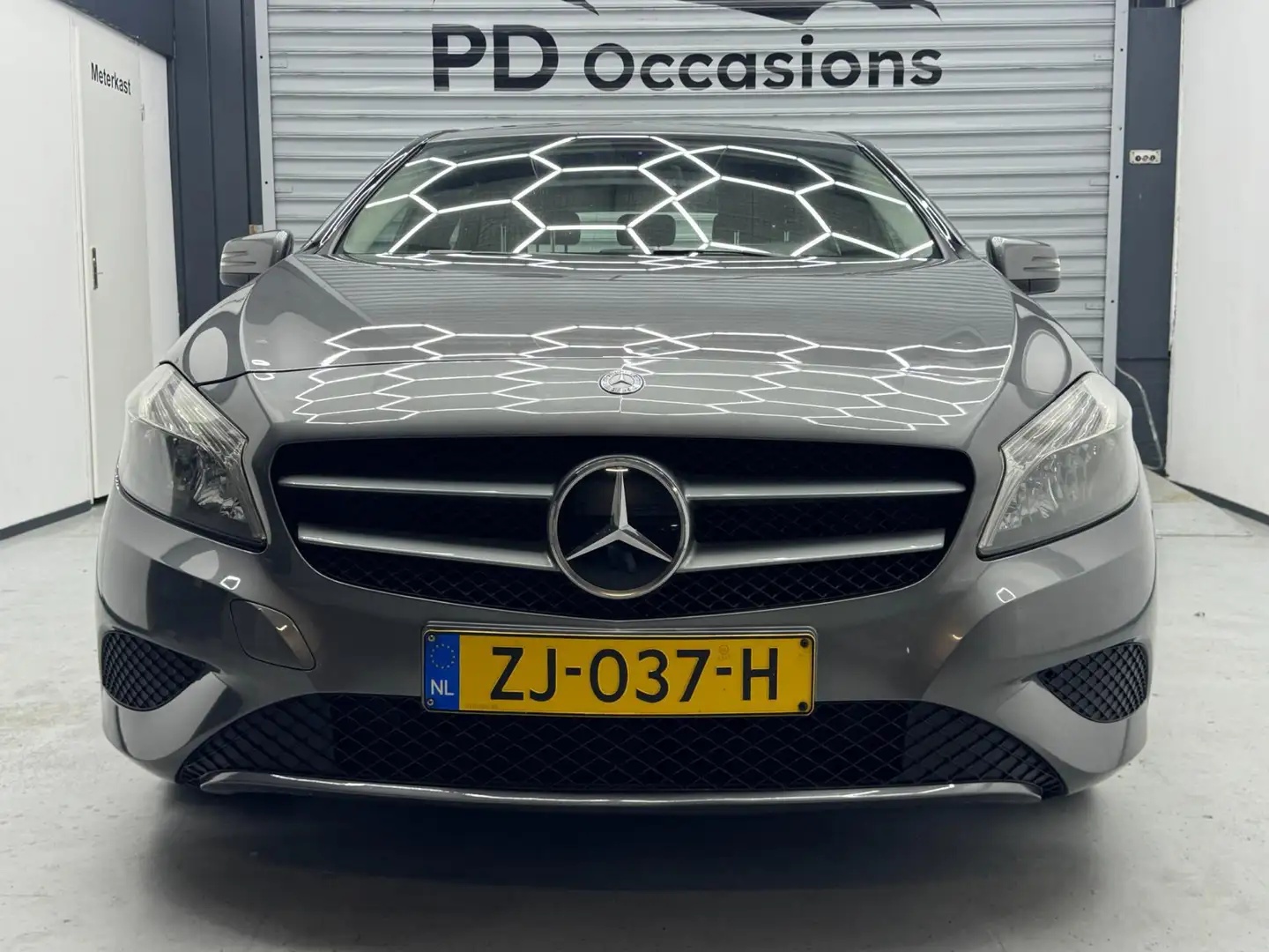 Mercedes-Benz A 180 CDI - Navi - Airco - Bleutooth Gris - 2