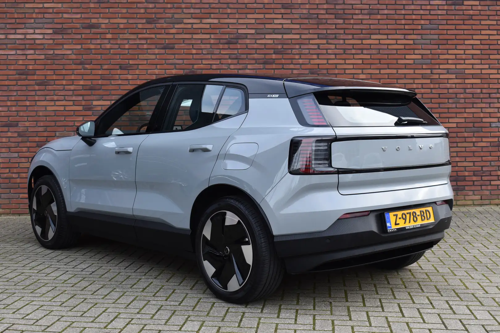 Volvo EX30 Single Motor 272PK Extended Range Plus 69 kWh | Cl Gris - 2