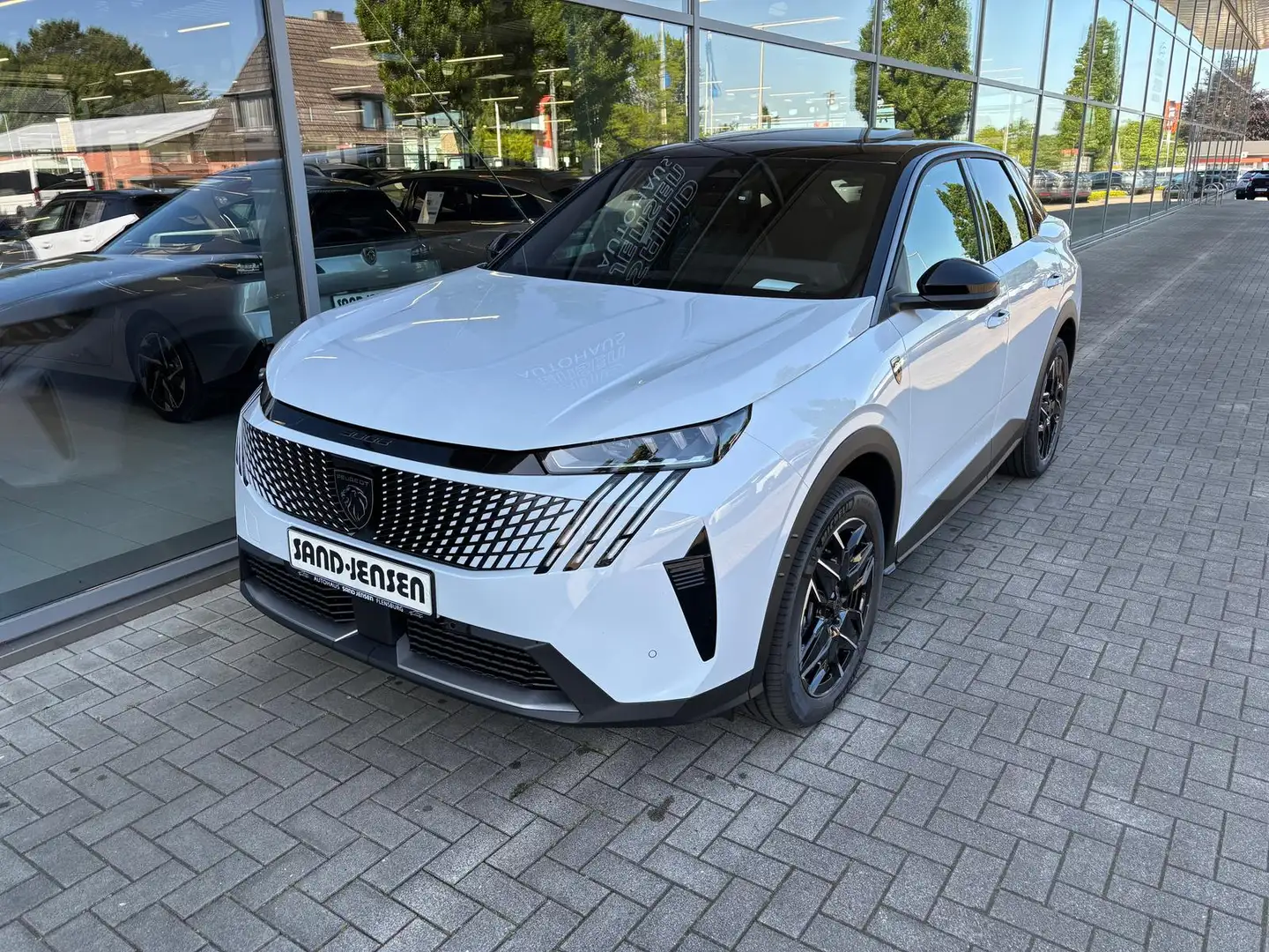 Peugeot 3008 GT MHEV 145 e-DSC6 Navi Pano Focal 19" ACC Weiß - 2