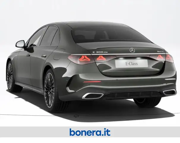 Mercedes-Benz E-Class view 4