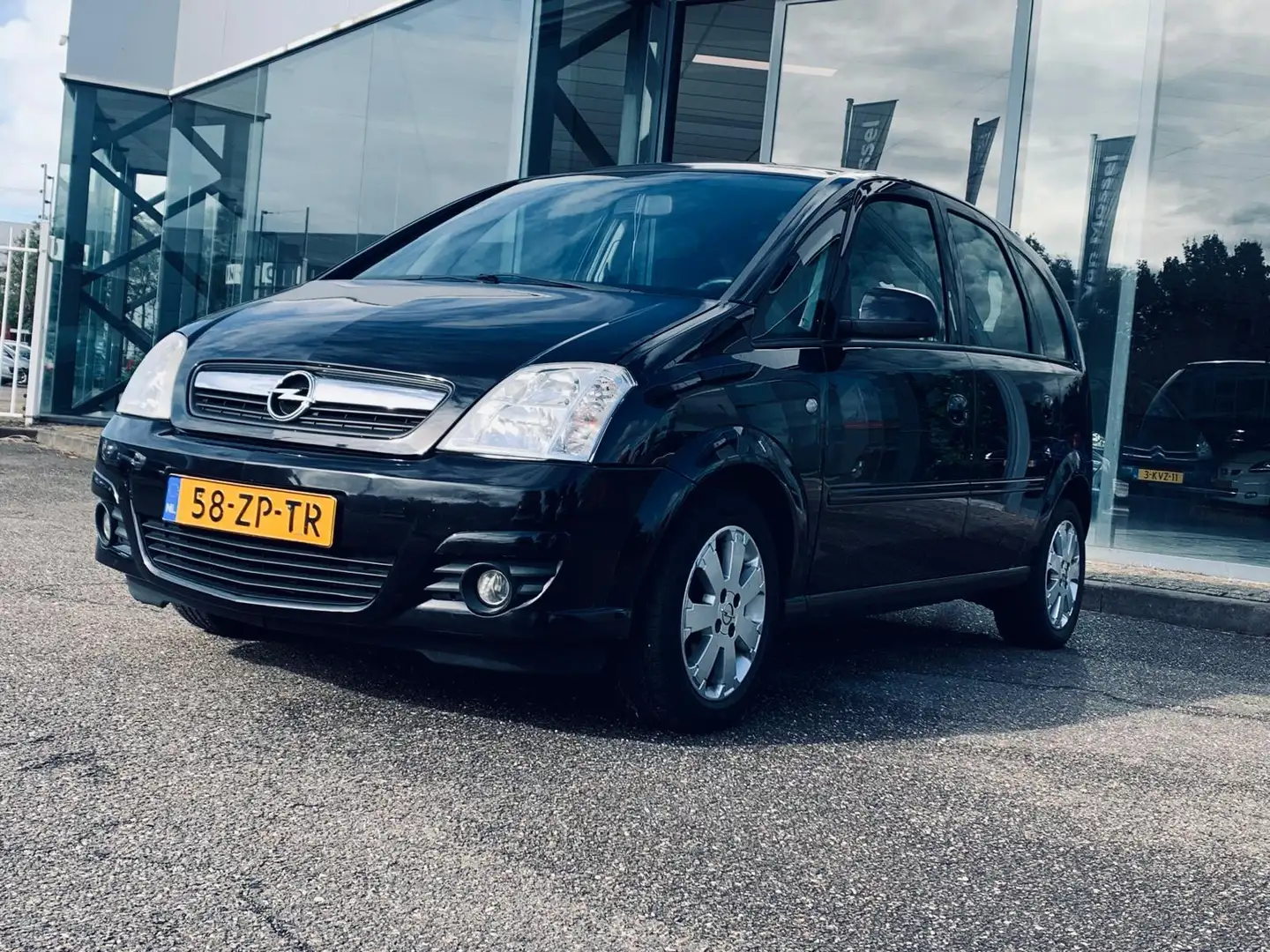 Opel Meriva 1.6-16V Temptation, €250 KORTING, Airco, NAP, APK Zwart - 2