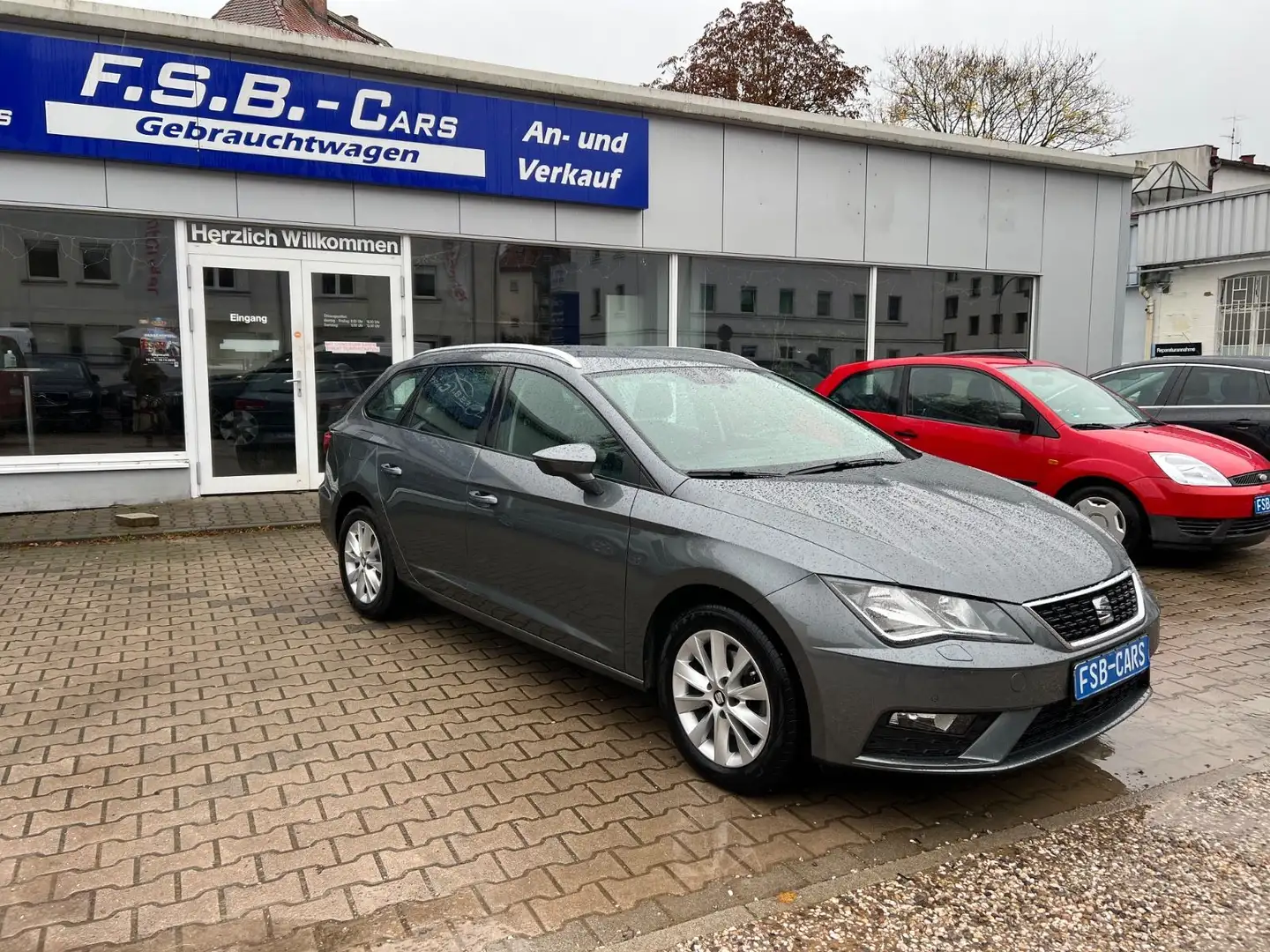 SEAT Leon ST Style Grau - 2