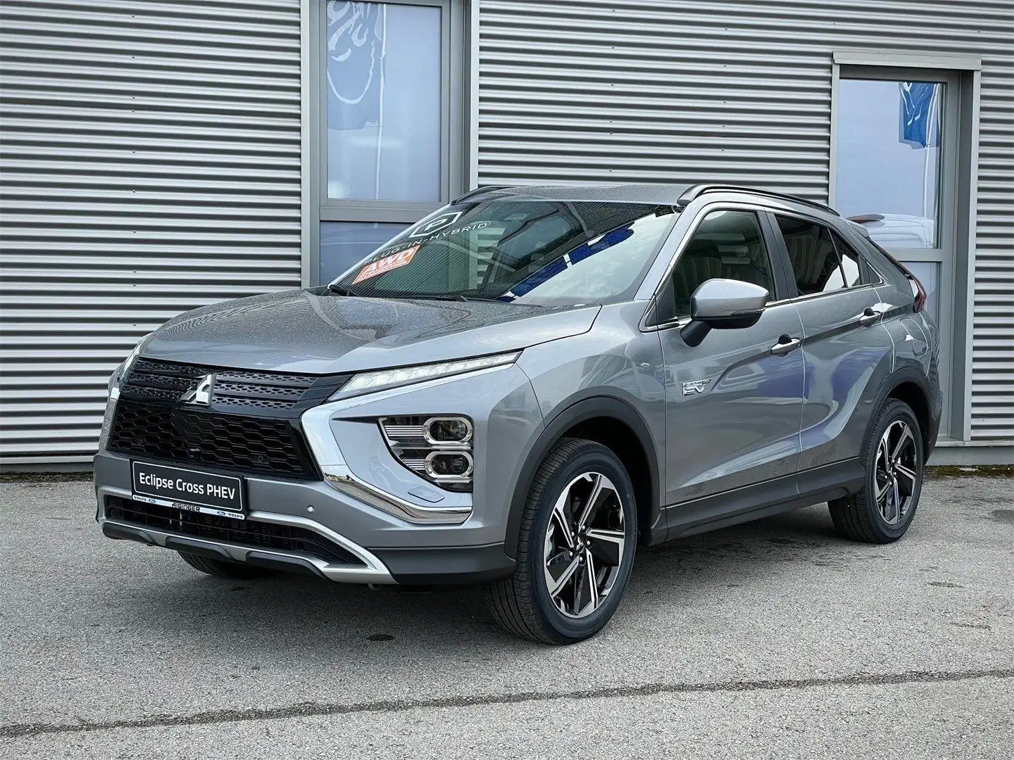 Mitsubishi Eclipse Cross 2,4 PHEV 4WD Intense+ CVT Grau - 2