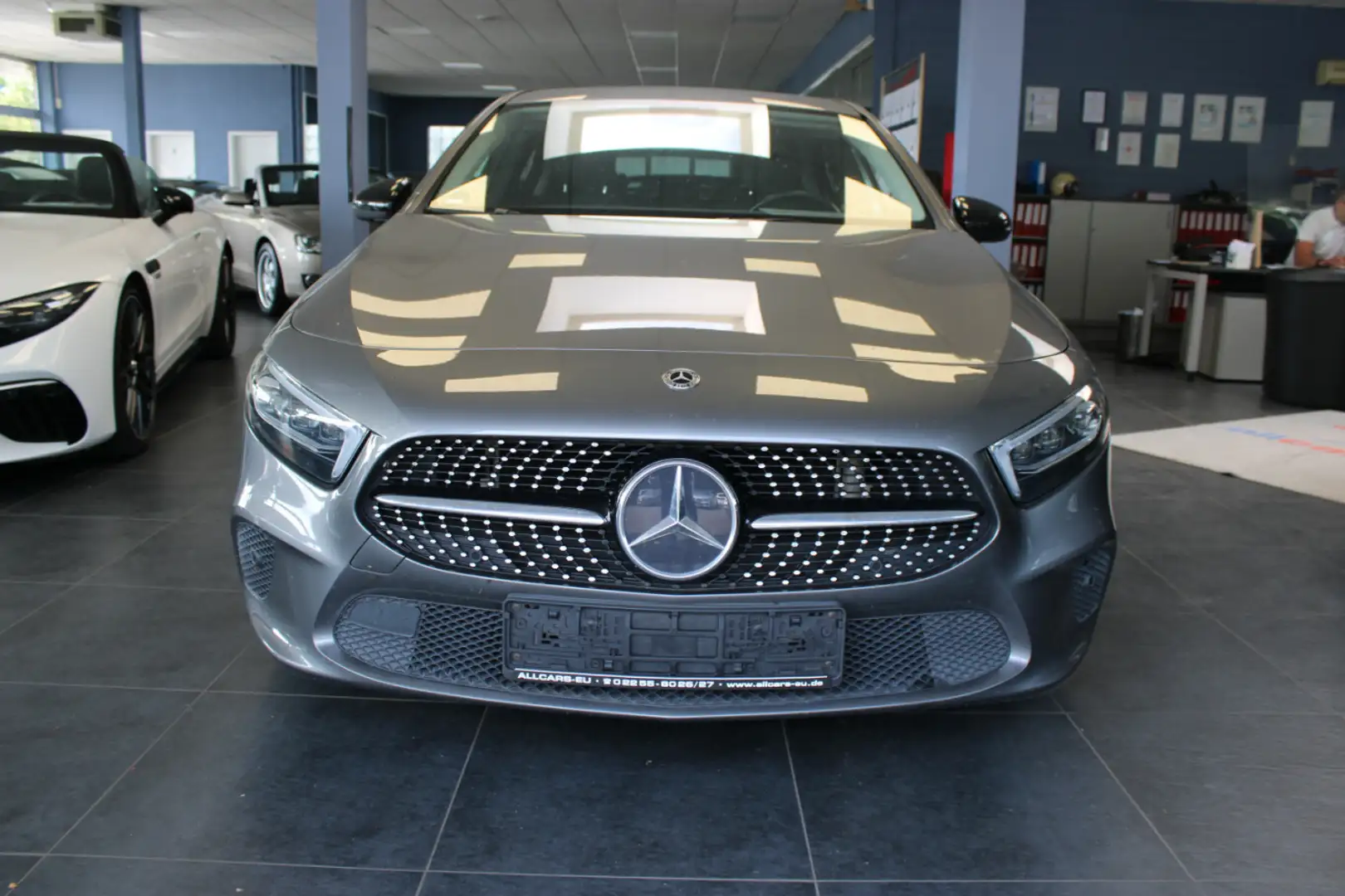 Mercedes-Benz A 250 7G-DCT Progressive Gris - 2
