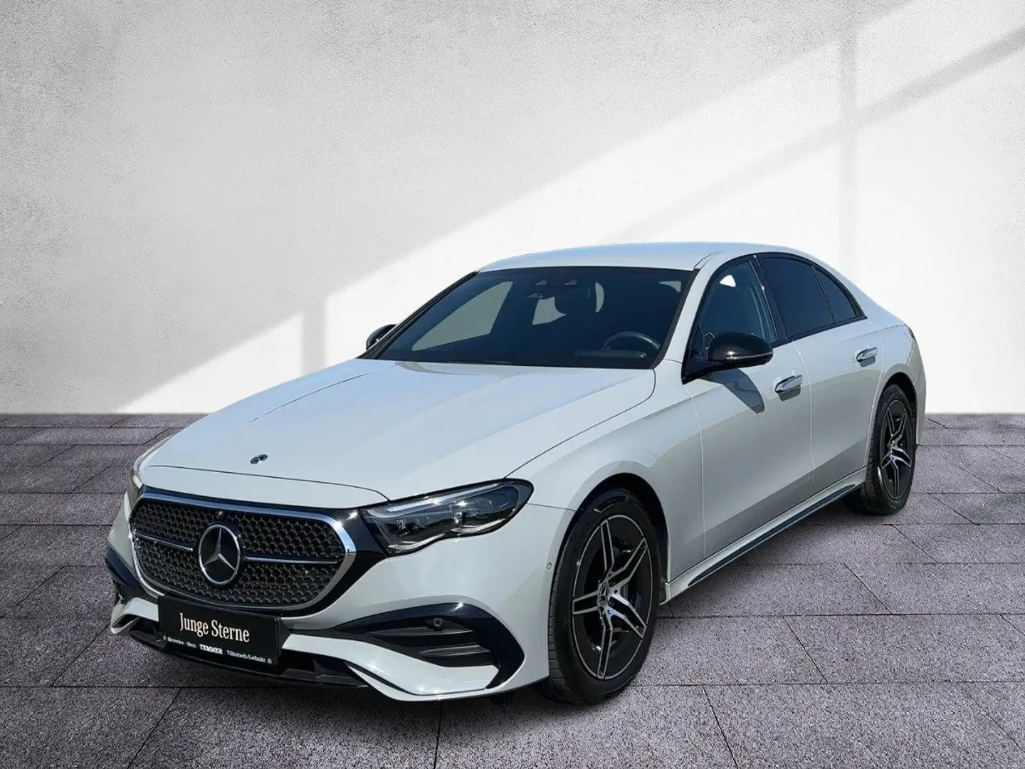 Mercedes-Benz E 220 d Lim AMG-Line NP: 87.432 ADVANCED+ DISTR Grau - 2