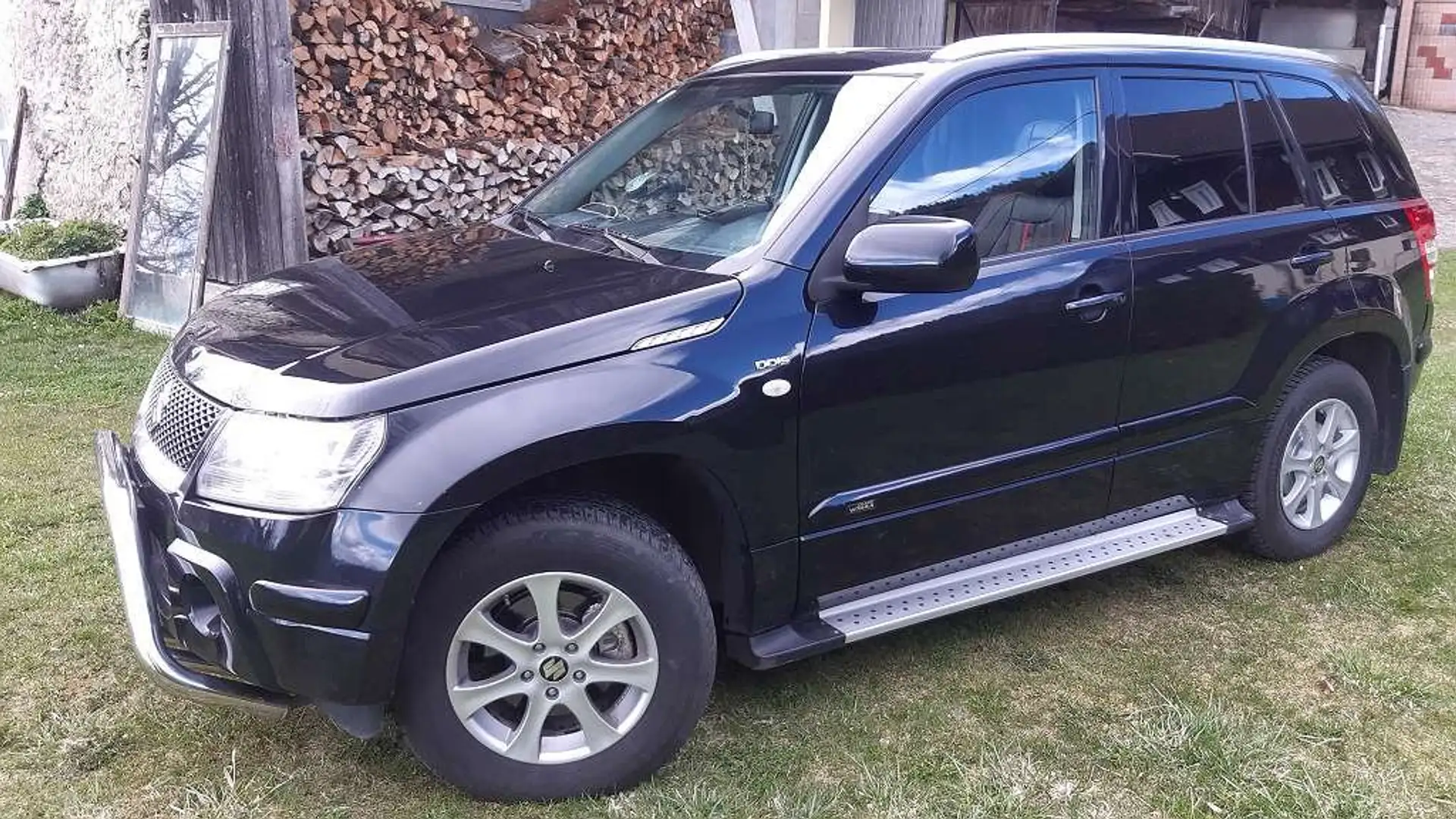 Suzuki Grand Vitara Vitara  1.9 TD 4WD VX Schwarz - 1