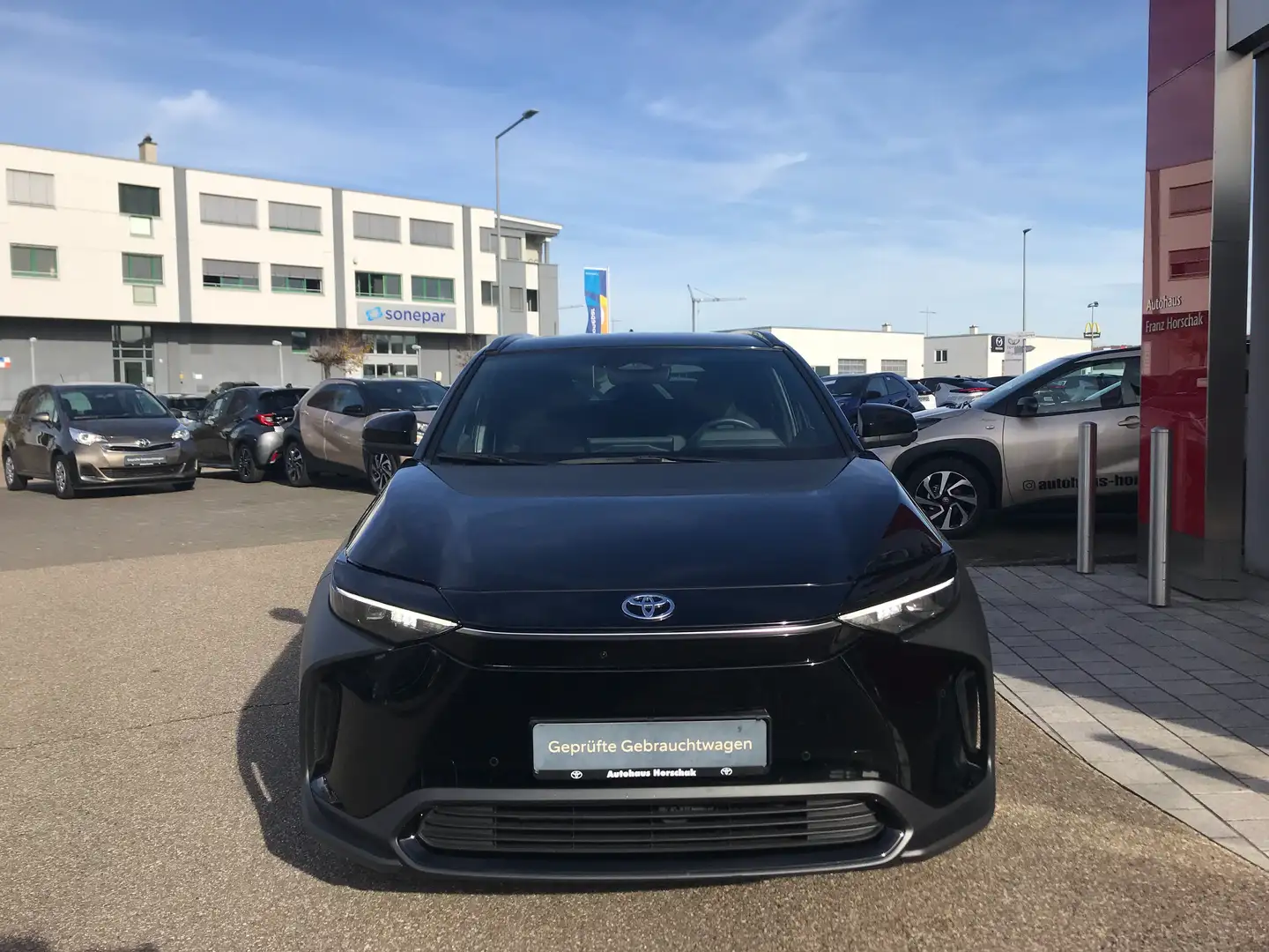 Toyota bZ4X FWD Schwarz - 2