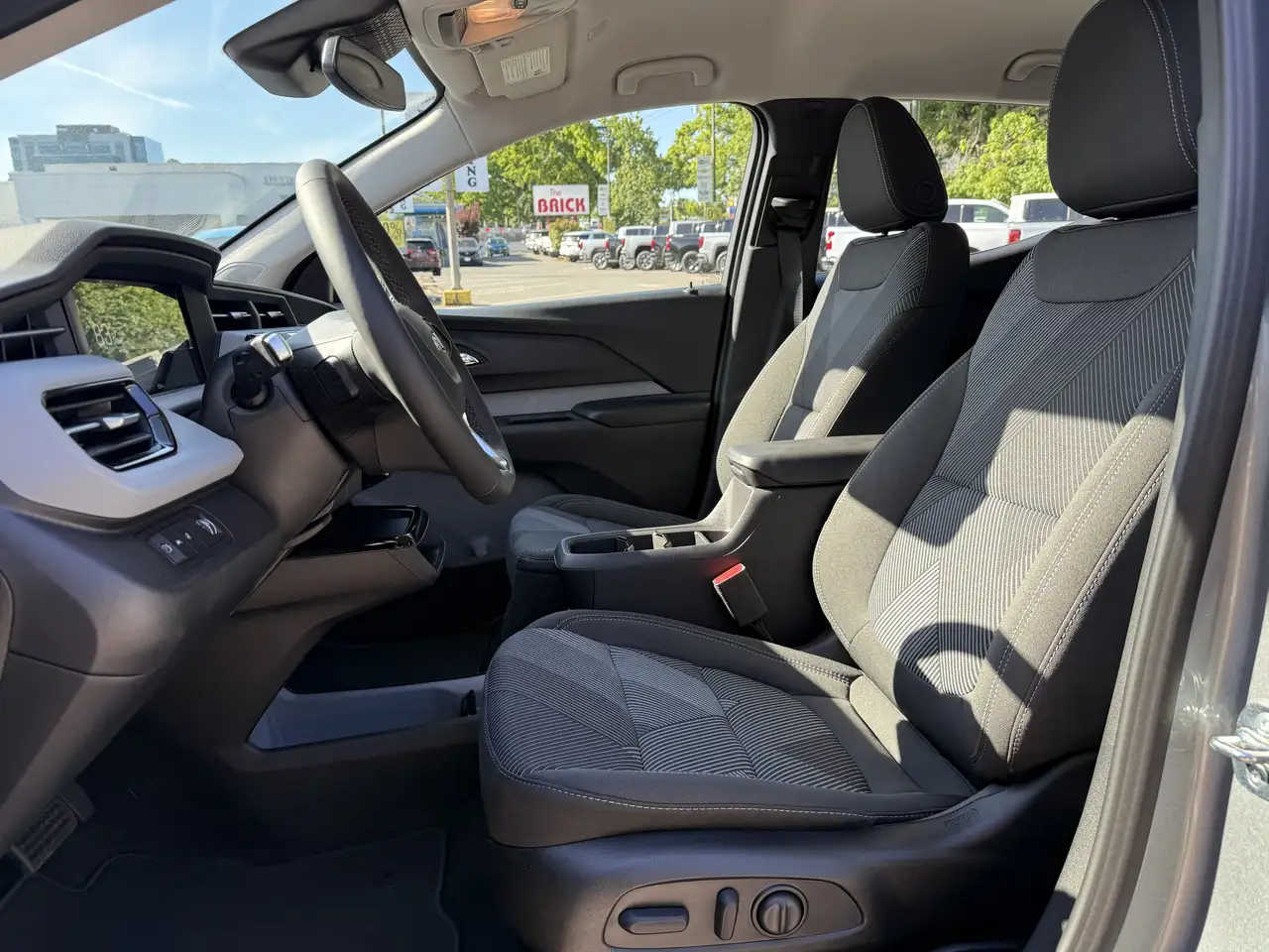 Chevrolet Bolt photo Chevrolet Bolt