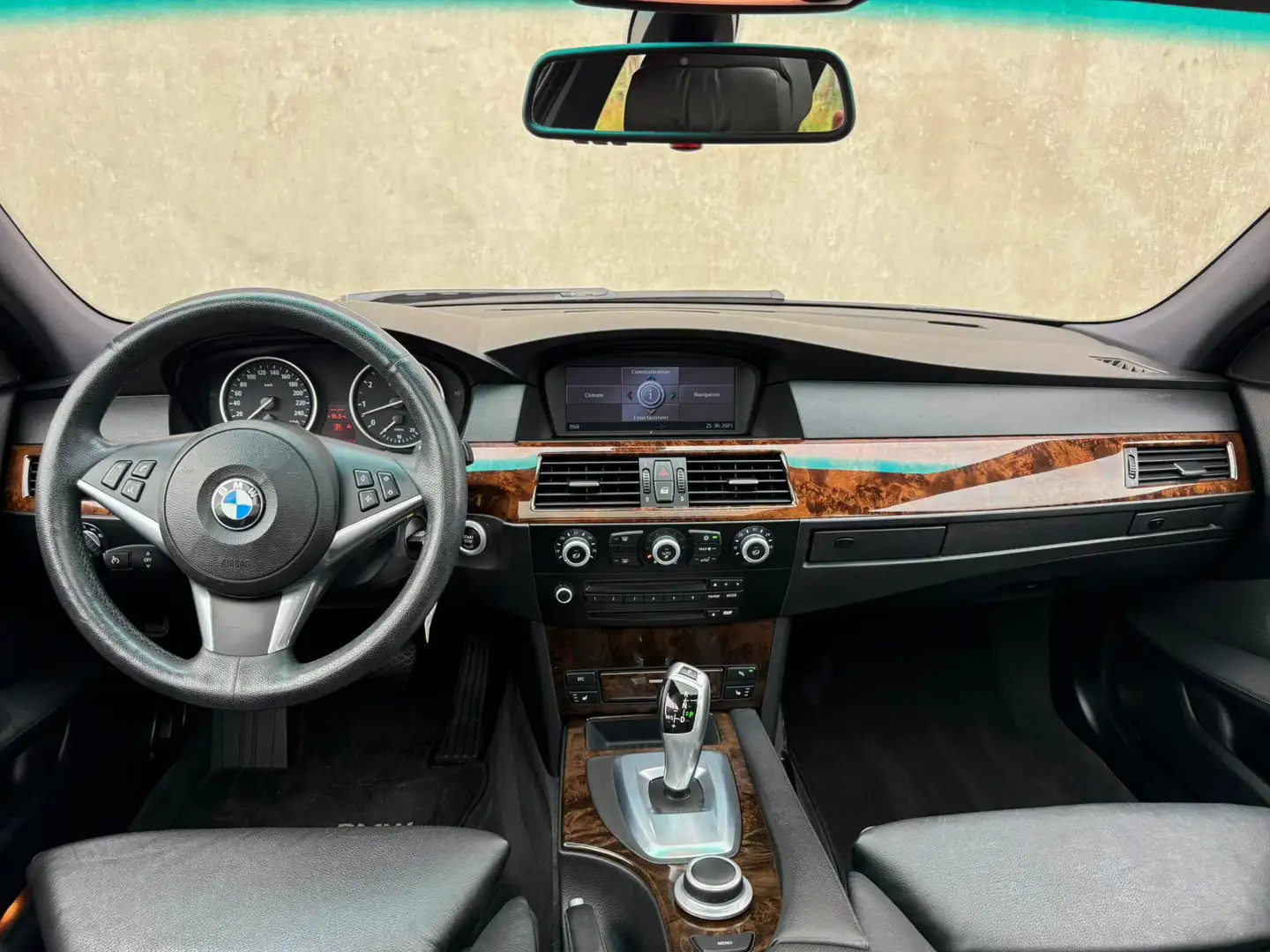 BMW 535 535XI High Executive, 18inch, Comfort, Pano Blauw - 2