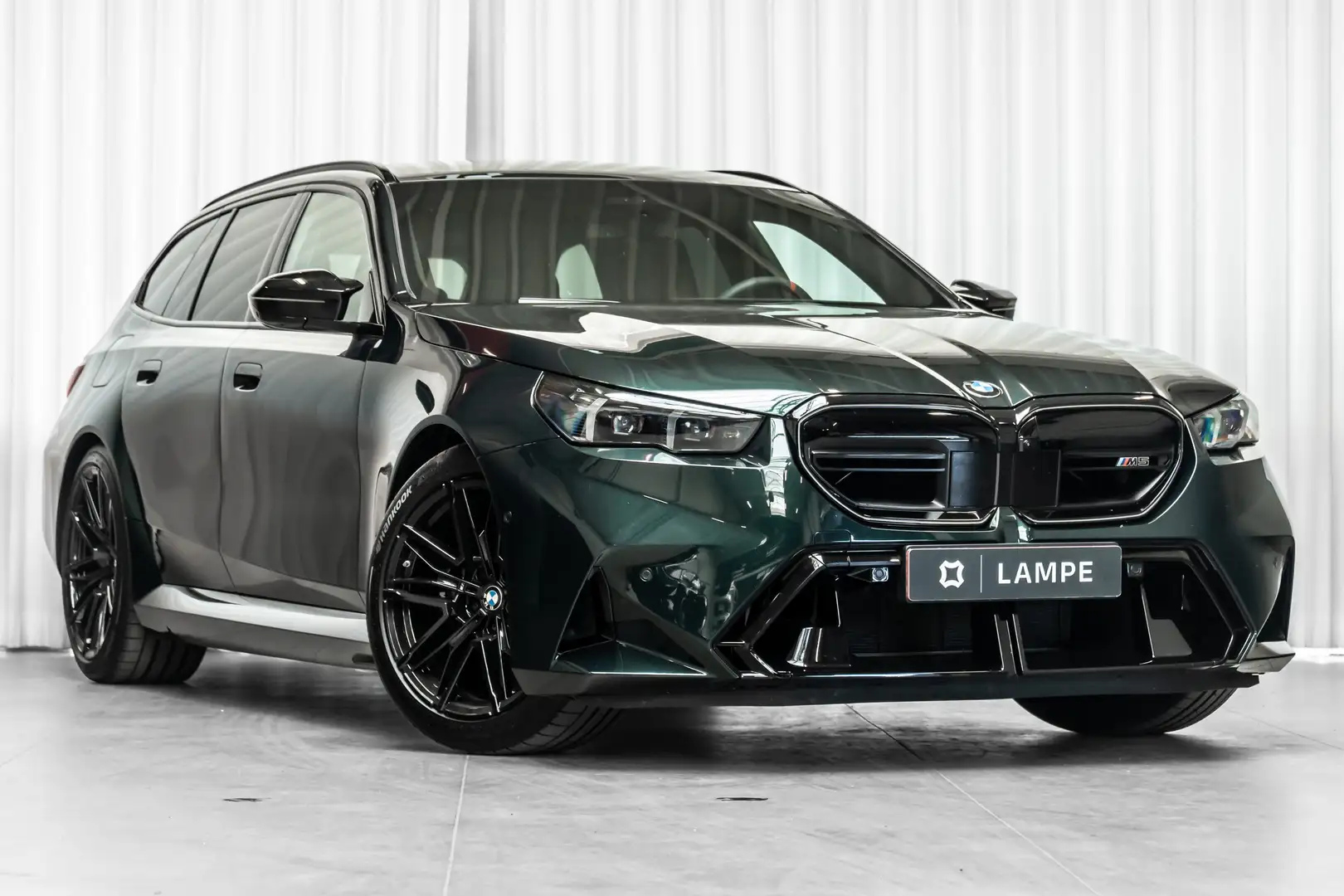 BMW M5 Touring Oxford Green Akrapovič PPF B&W Pano ACC Verde - 1