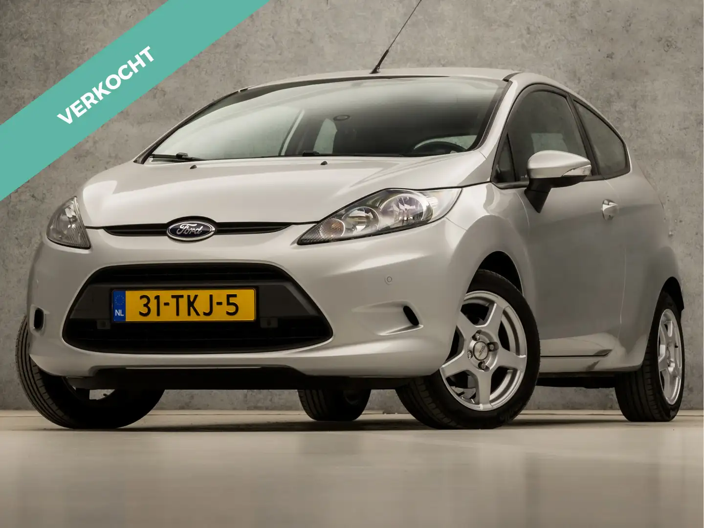 Ford Fiesta 1.4 Titanium Automaat (CLIMATE, NAP, LM VELGEN, TR Grijs - 1