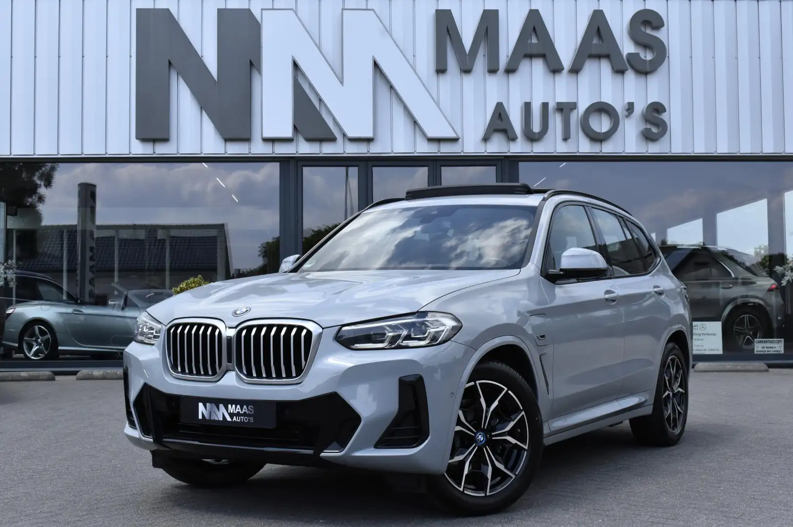 BMW X3 xDrive30e High Executive M-Pakket Facelift Grau - 1