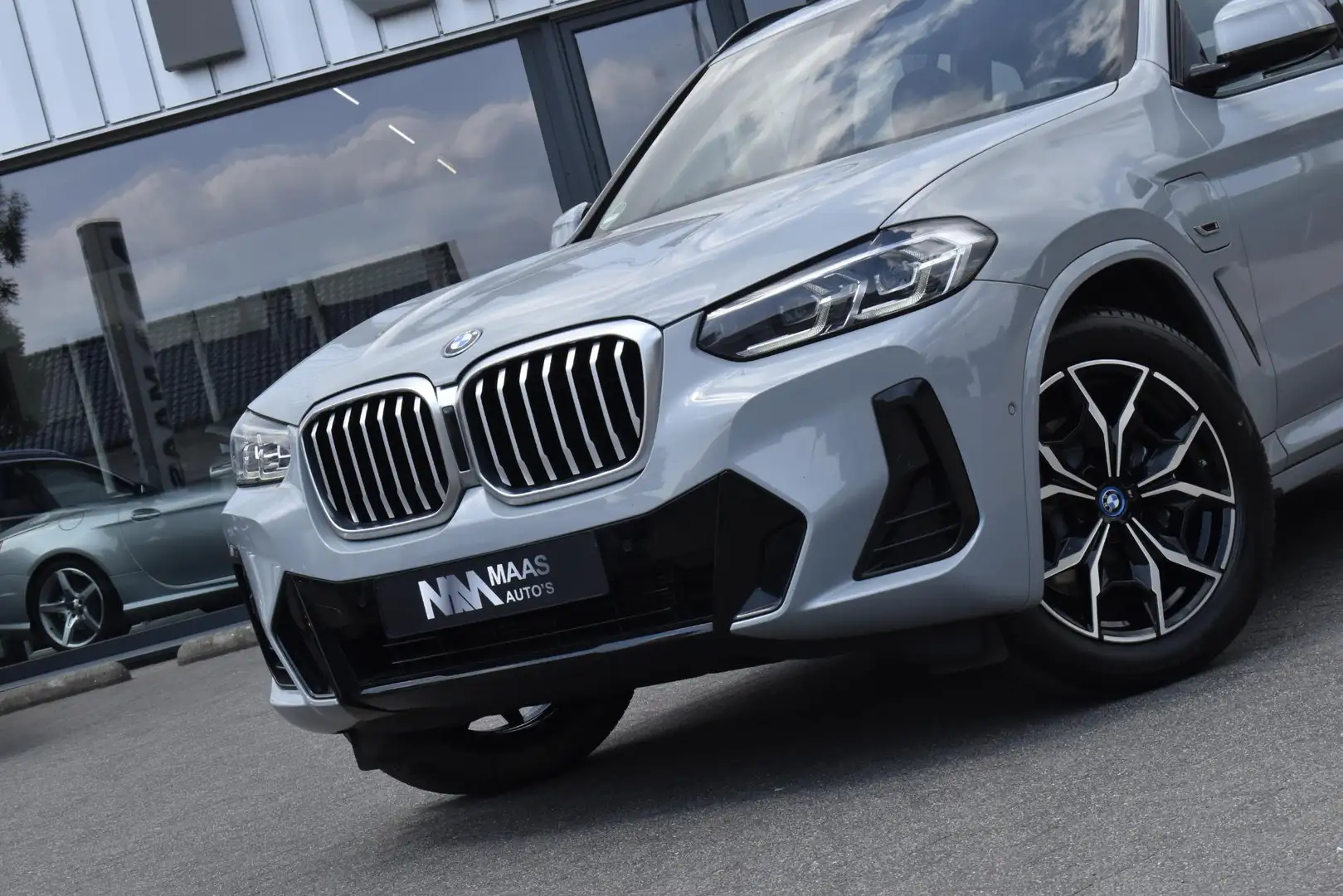 BMW X3 xDrive30e High Executive M-Pakket Facelift Grau - 2