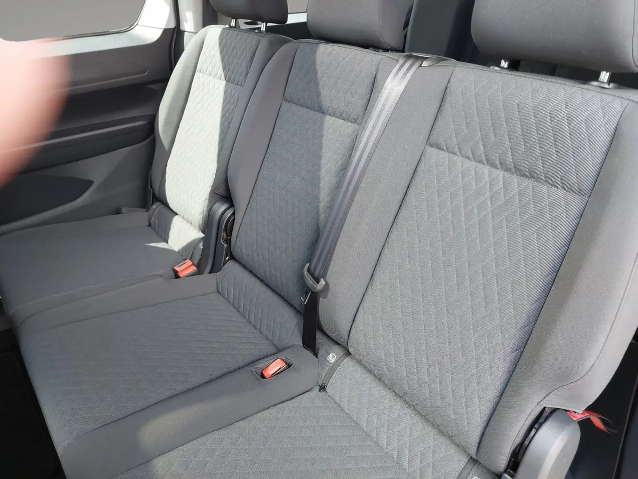 Volkswagen Caddy Dark Label Maxi TSI 13