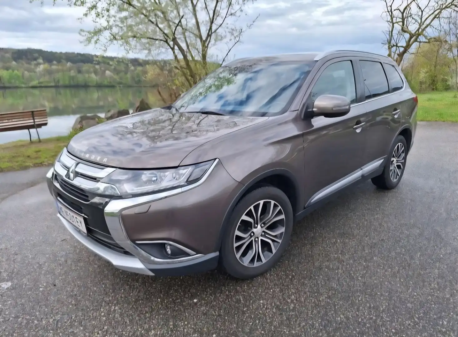 Mitsubishi Outlander 2,2 DI-D Instyle Connect Aut. - 2