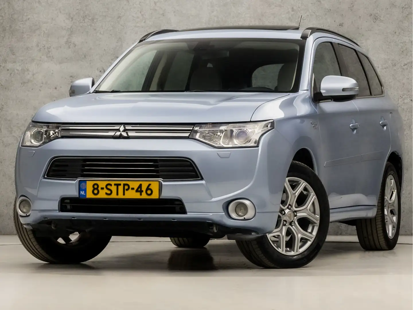 Mitsubishi Outlander 2.0 PHEV Deluxe 203Pk (SCHUIFDAK, NAVIGATIE, CAMER Bleu - 1