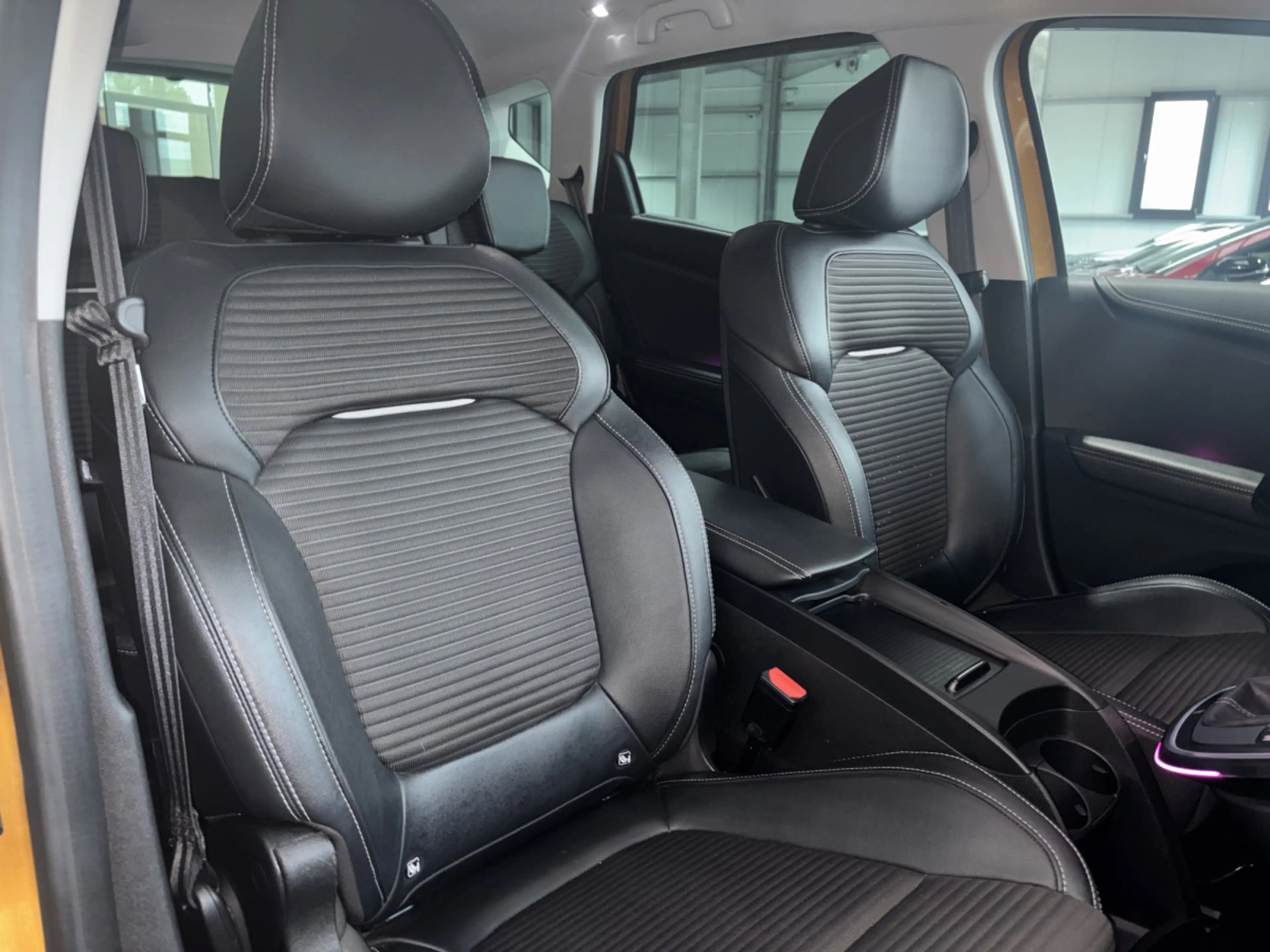 Renault Scenic 1.7 dCi INTENS — photo 12