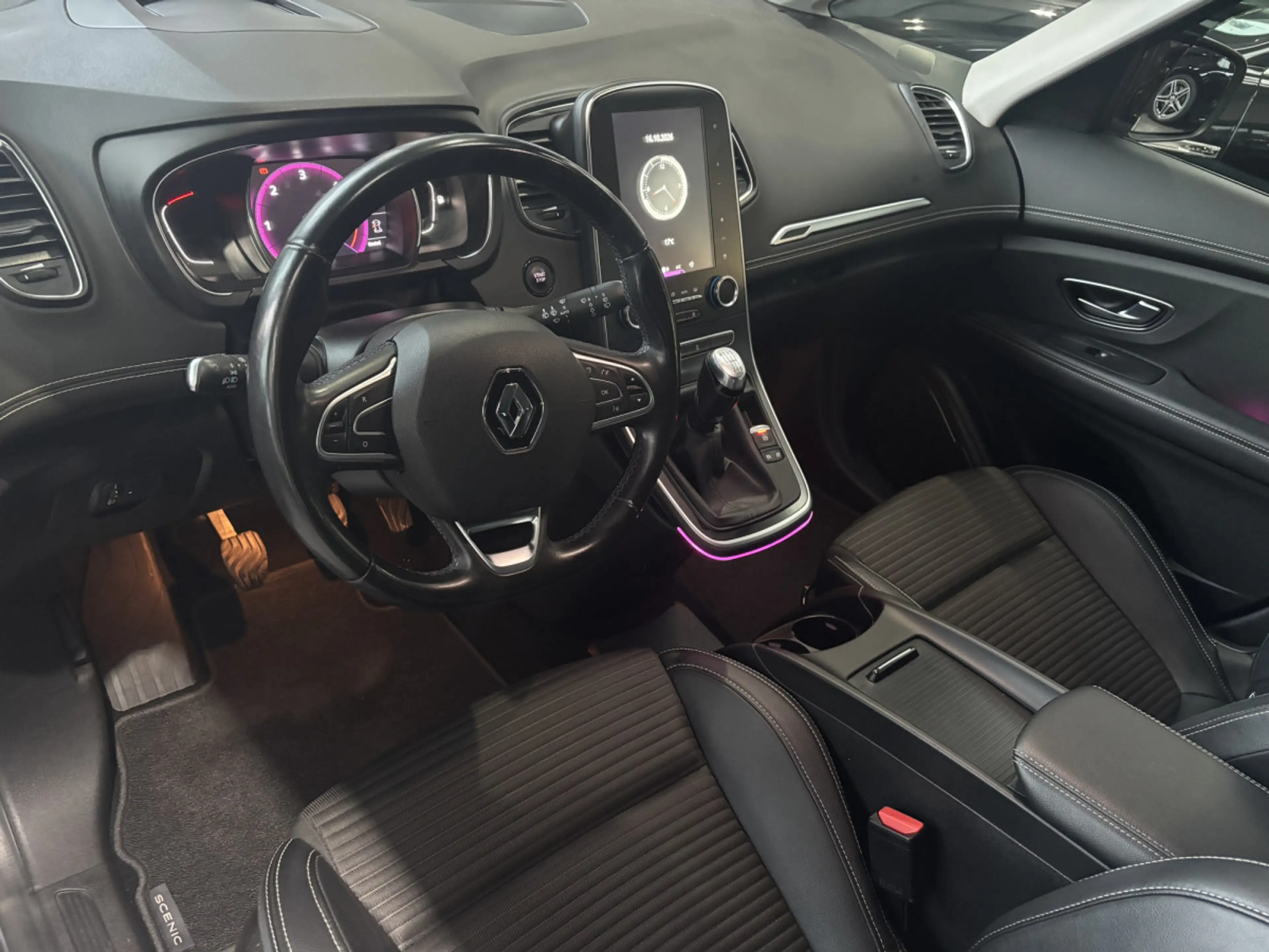 Renault Scenic 1.7 dCi INTENS — photo 10