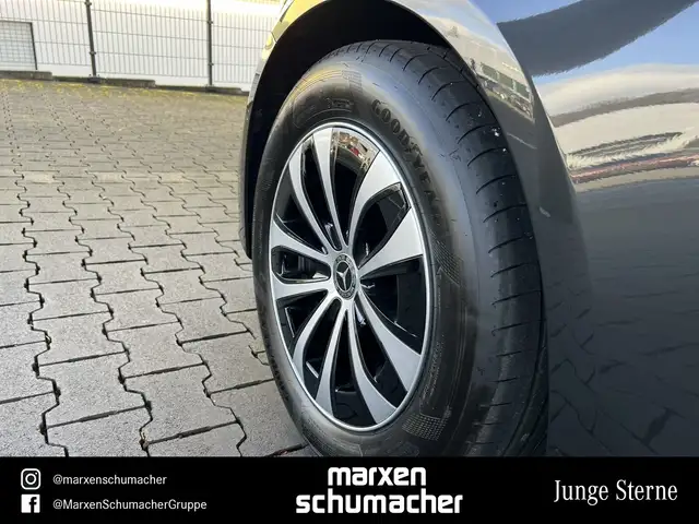 Mercedes-Benz E-Class view 7