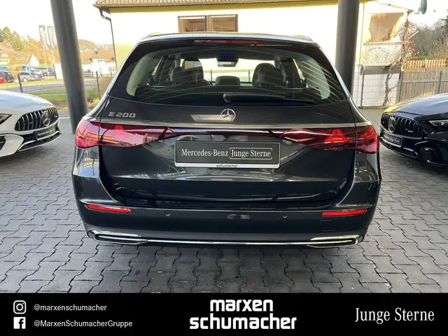 Mercedes-Benz E-Class view 5