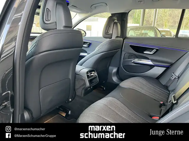 Mercedes-Benz E-Class view 12