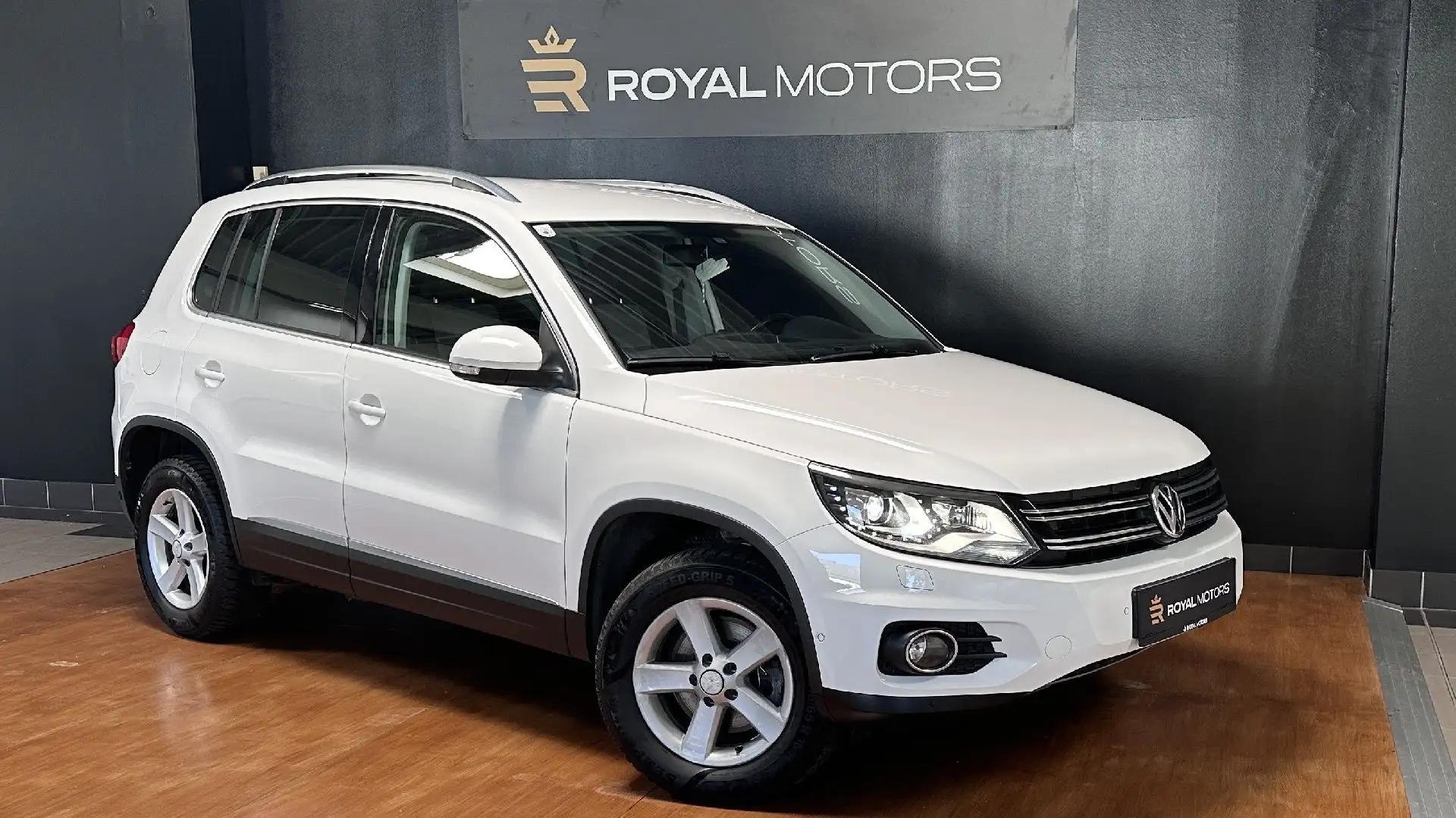Volkswagen Tiguan Track&Style 2.0 TDI 4Motion Weiß - 1