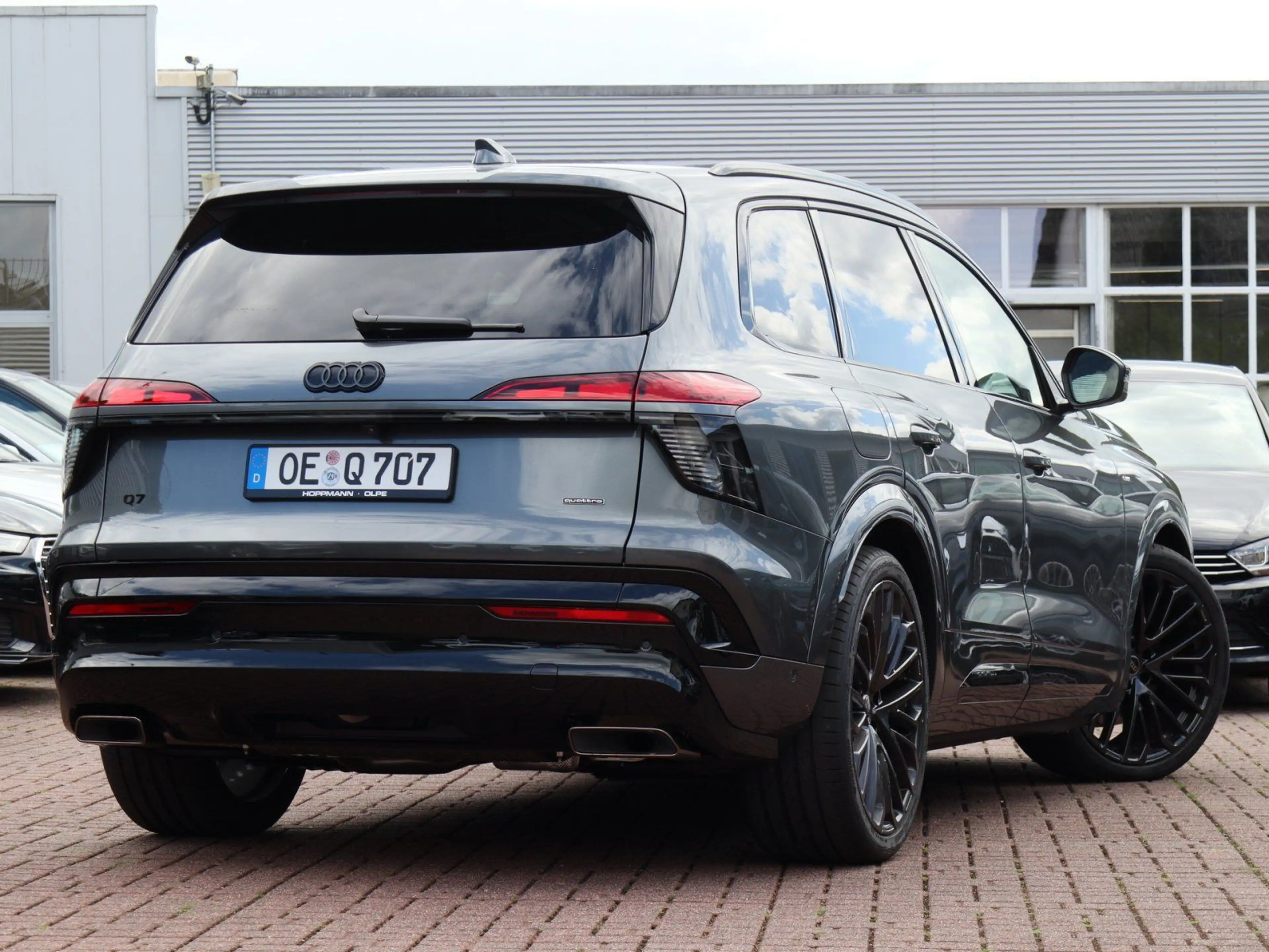 Audi Q7 S-Line TDI quattro 220 kW tiptronic AHK PANO — photo 3
