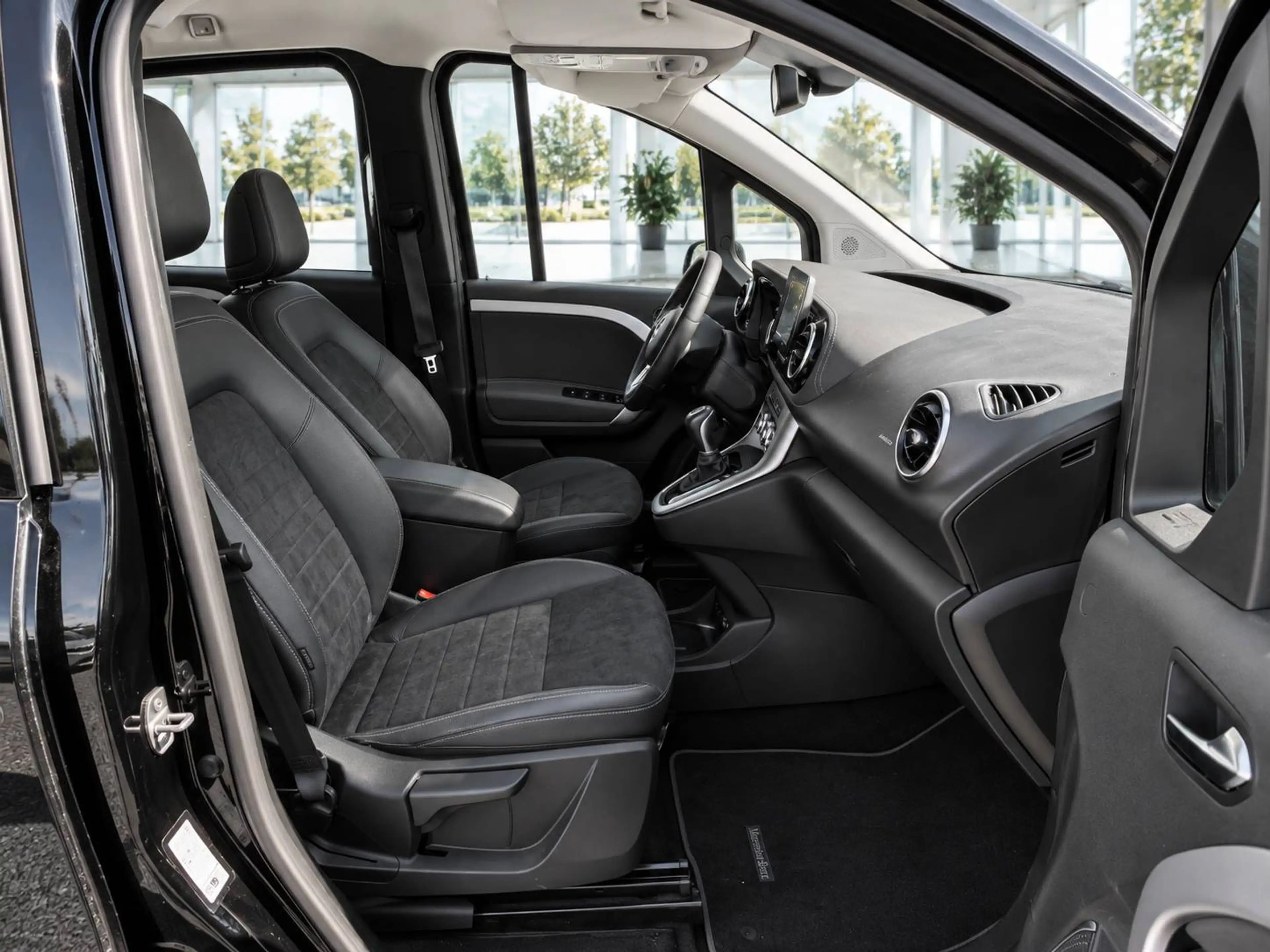 Mercedes-Benz T-Class 180 d standard Edition (420.833)NAVI/LED/SHZ/2x PDC/XENON/ — photo 11