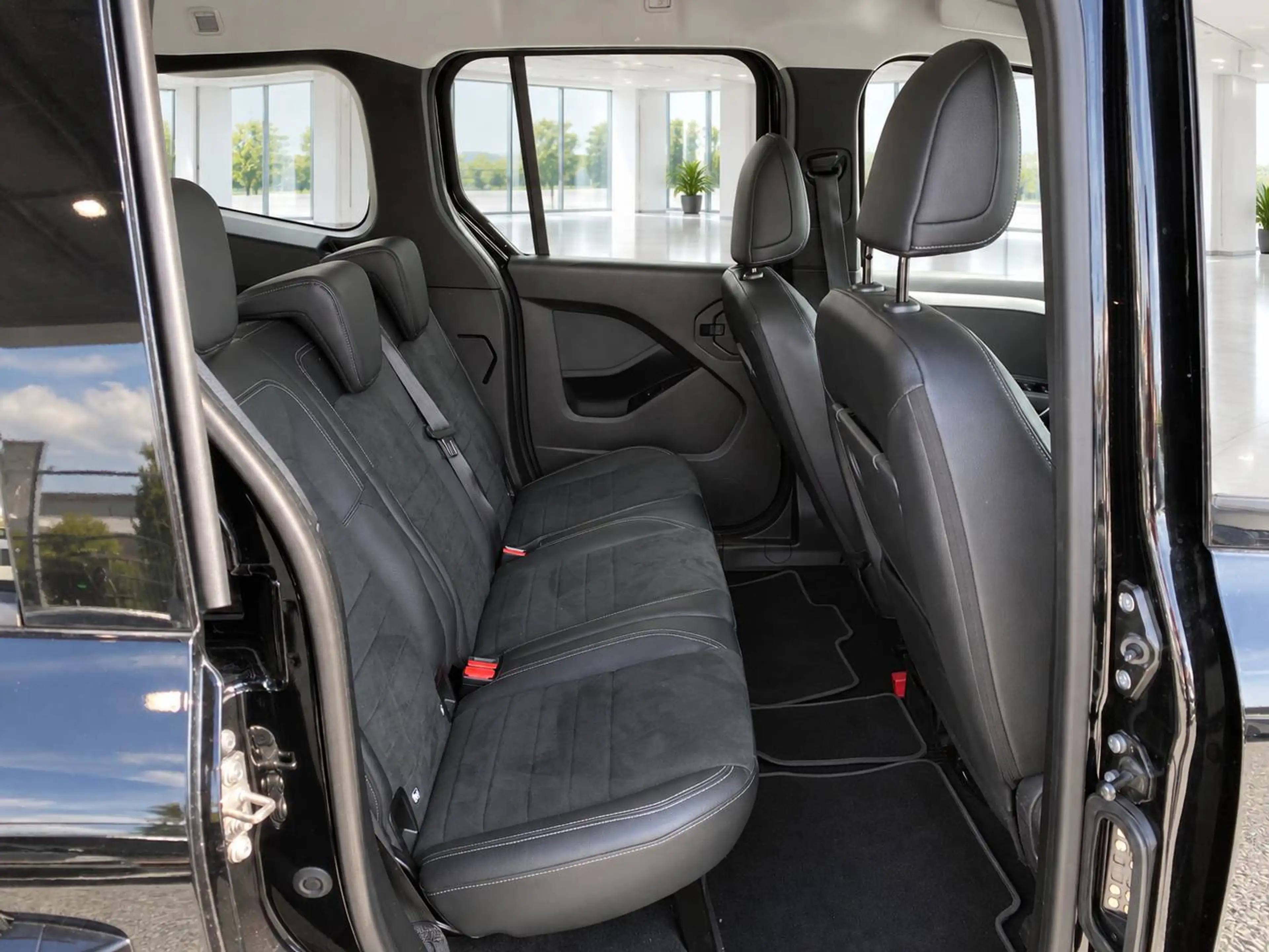 Mercedes-Benz T-Class 180 d standard Edition (420.833)NAVI/LED/SHZ/2x PDC/XENON/ — photo 12