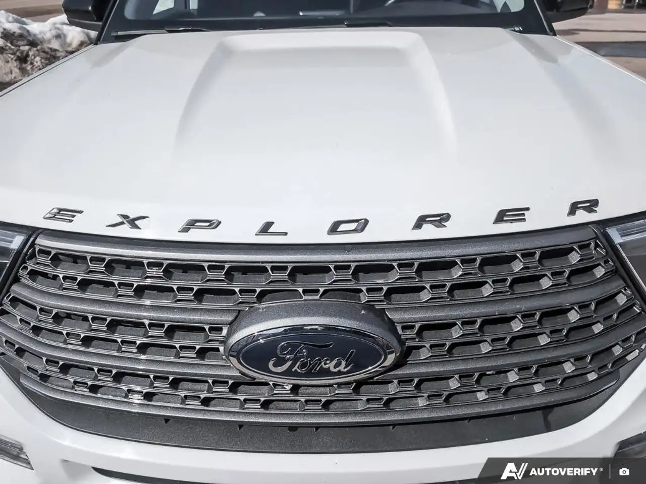 Ford Explorer снимка Ford Explorer