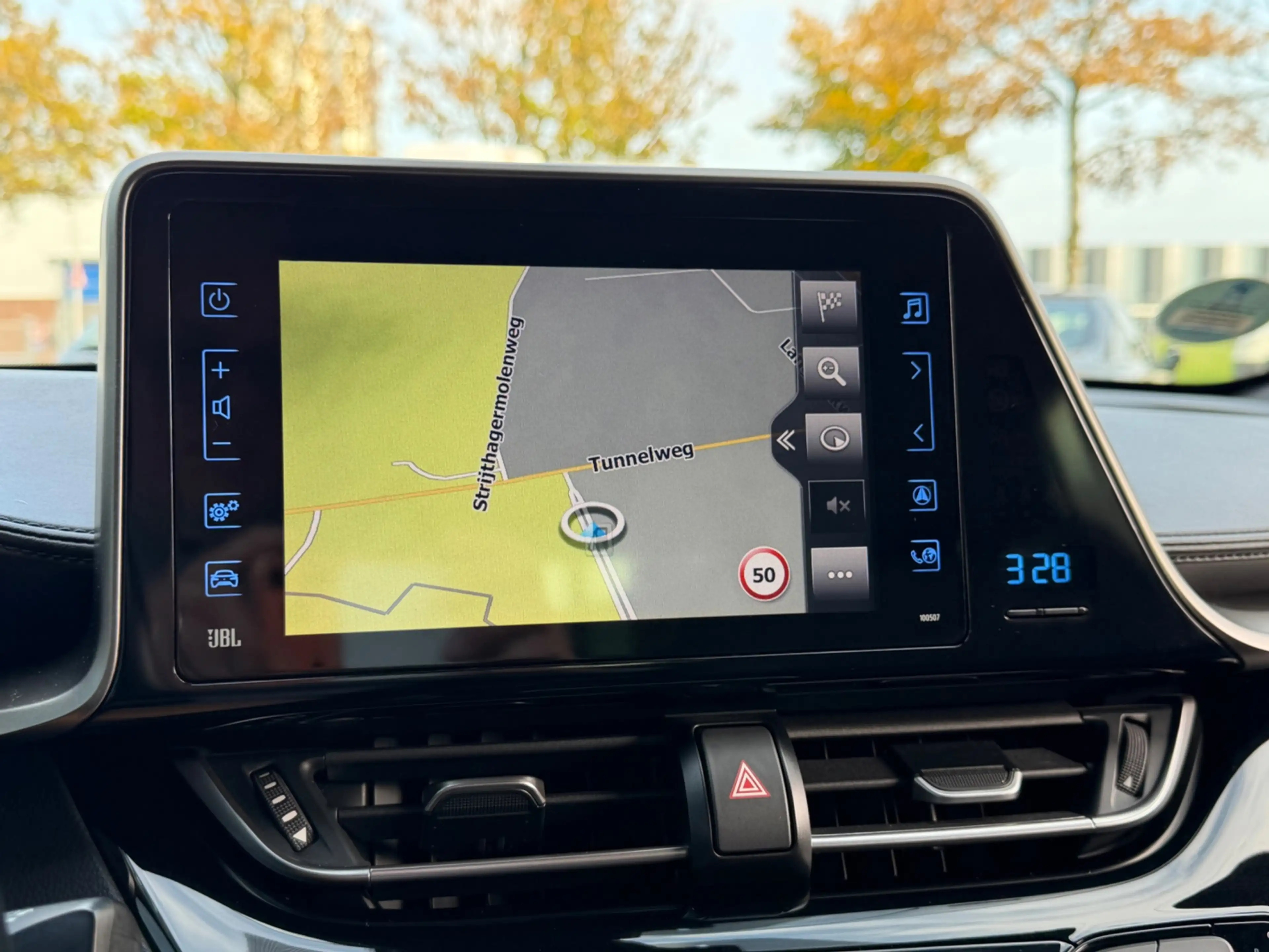 Toyota C-HR 1.8 Hybrid Style, NAP, Camera, JBL, KeyLess, Trekh — photo 30