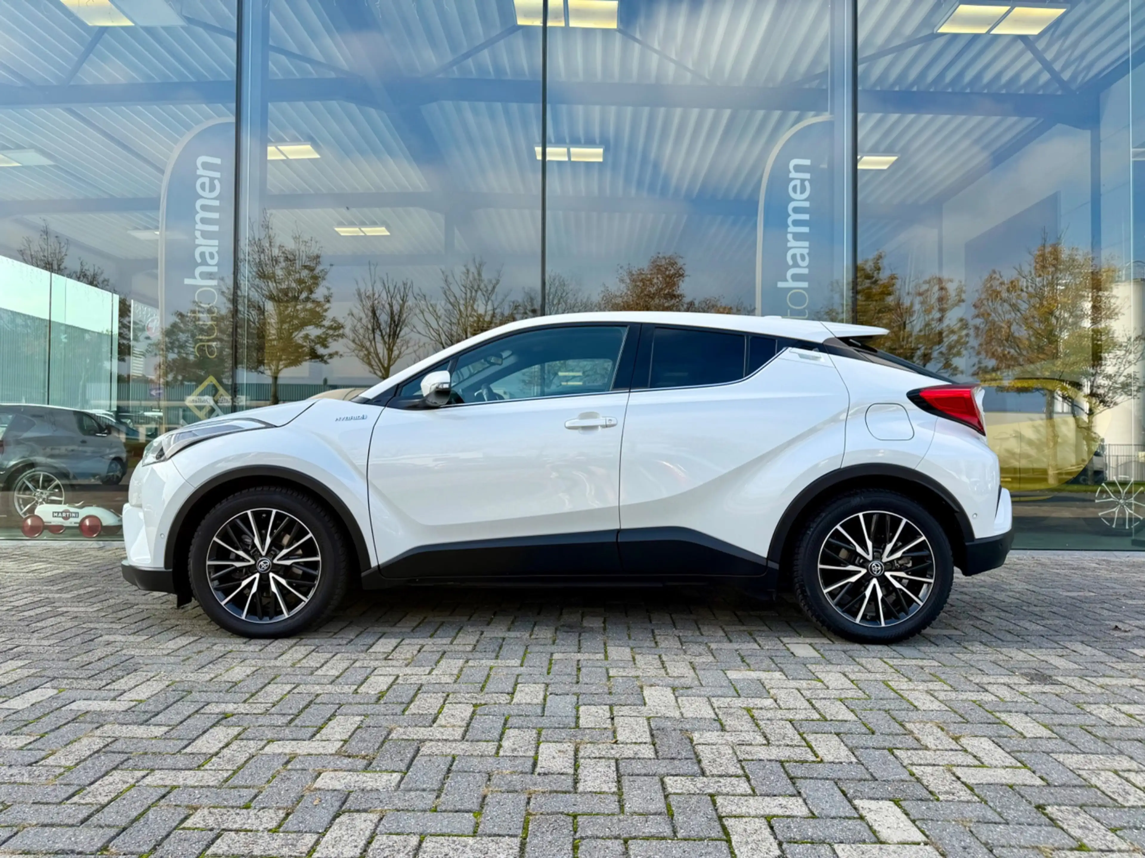 Toyota C-HR 1.8 Hybrid Style, NAP, Camera, JBL, KeyLess, Trekh — photo 6