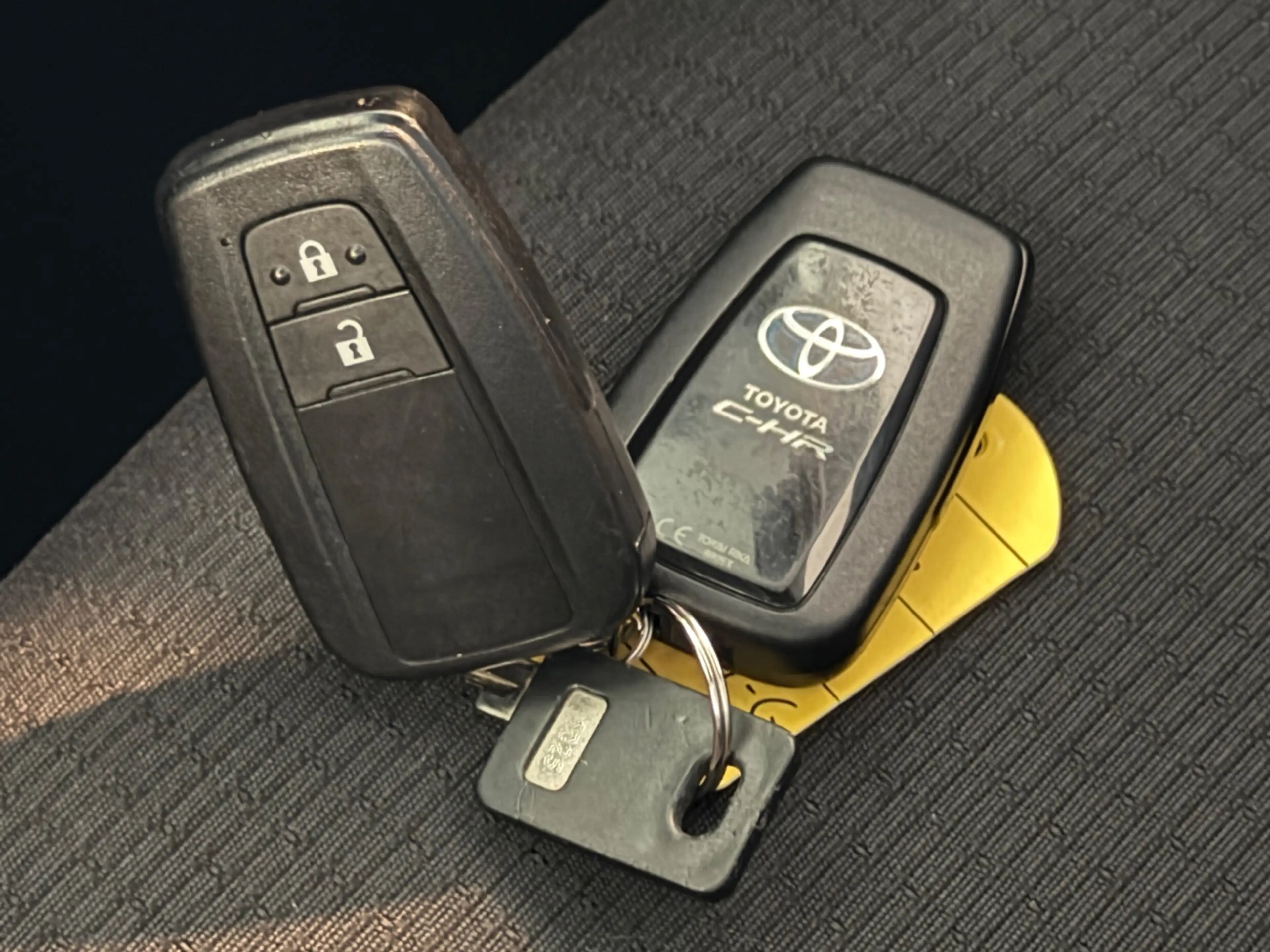 Toyota C-HR 1.8 Hybrid Style, NAP, Camera, JBL, KeyLess, Trekh — photo 40