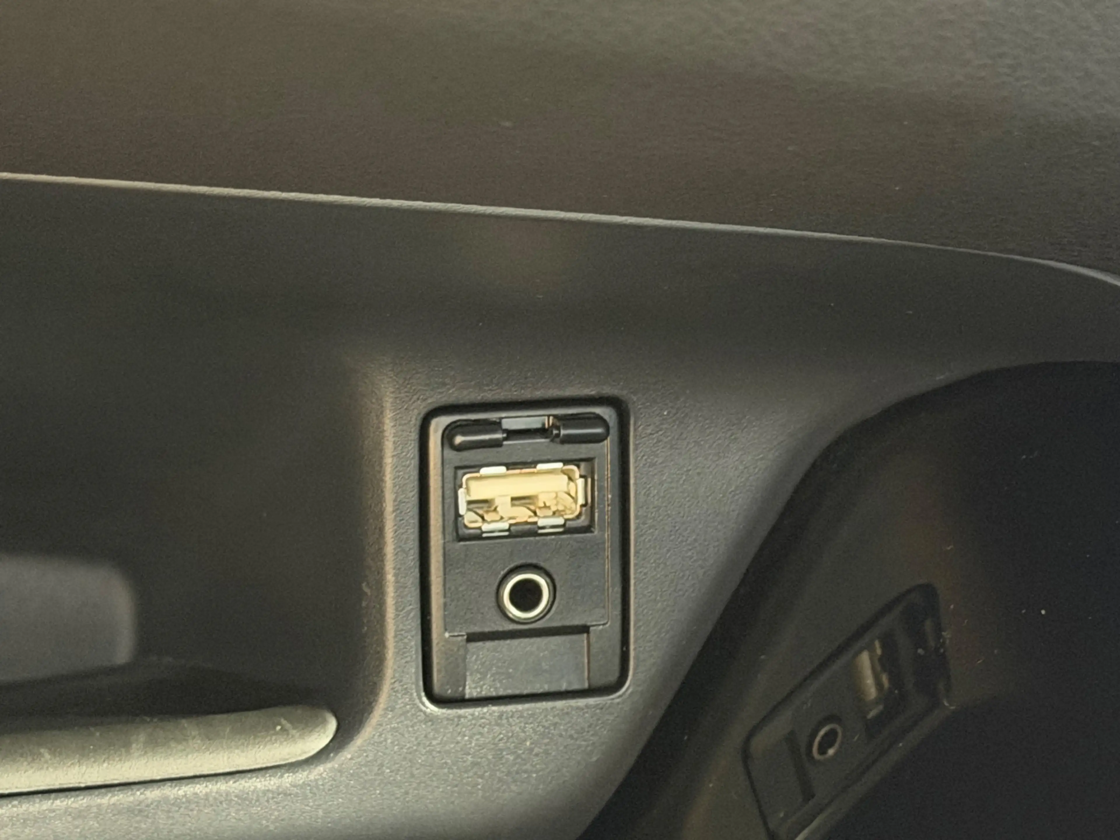 Toyota C-HR 1.8 Hybrid Style, NAP, Camera, JBL, KeyLess, Trekh — photo 38