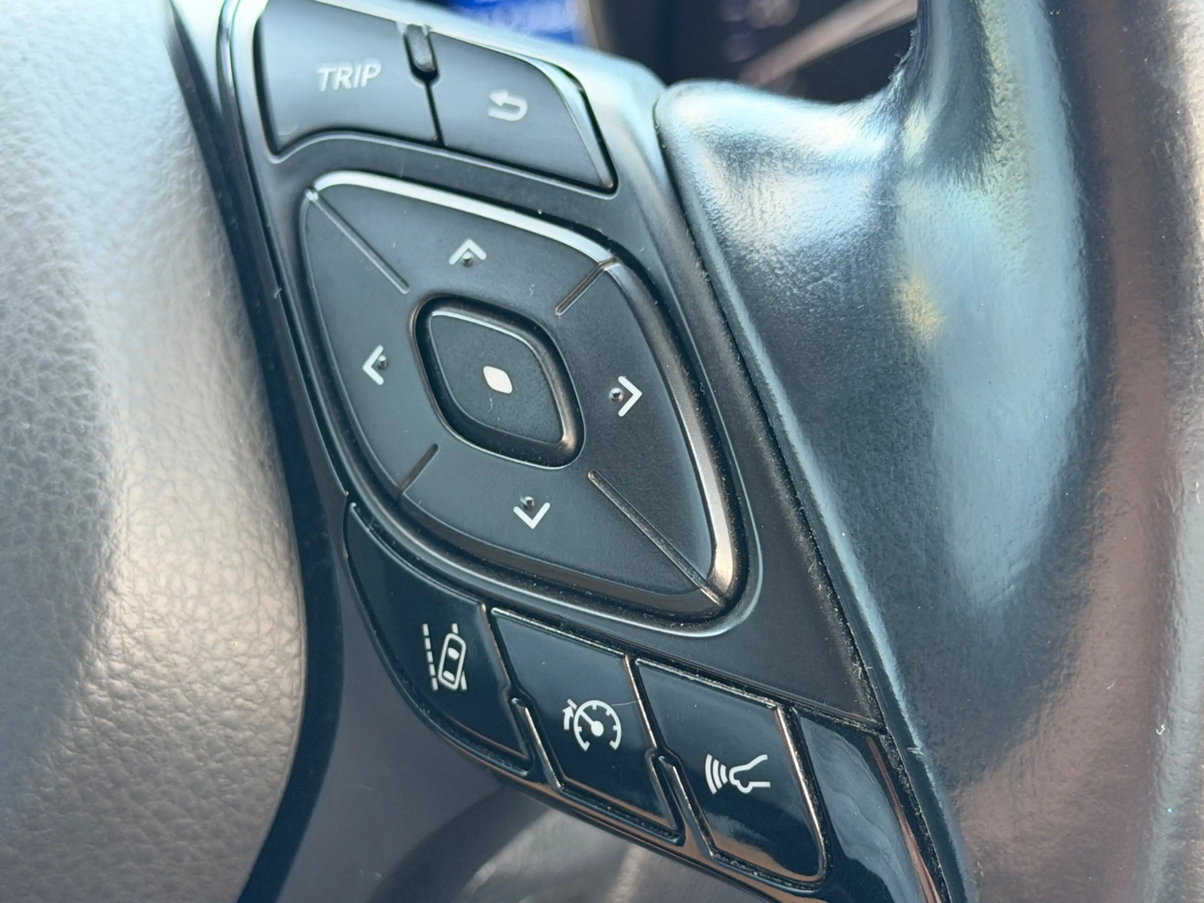 Toyota C-HR 1.8 Hybrid Style, NAP, Camera, JBL, KeyLess, Trekh — photo 32