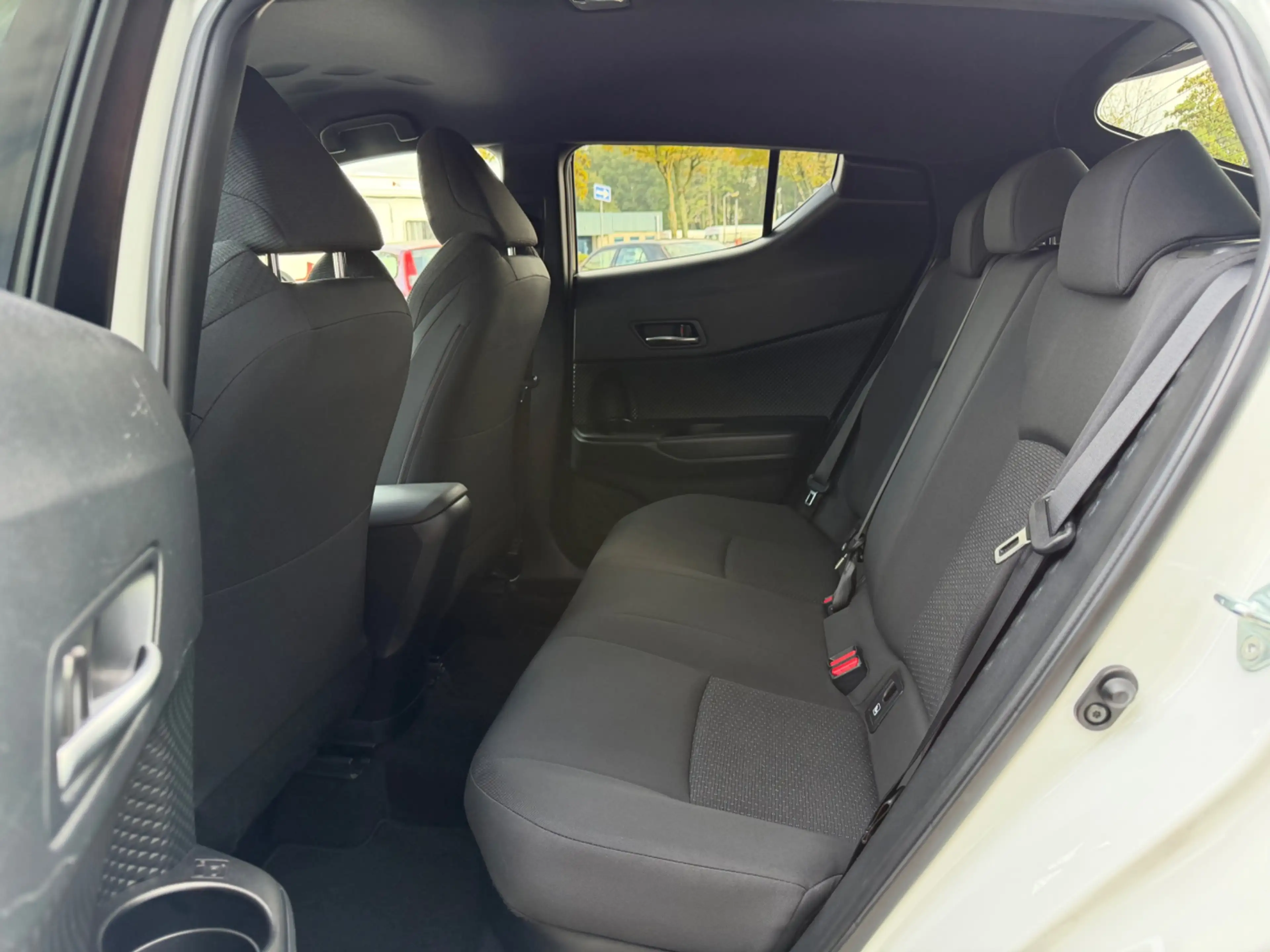 Toyota C-HR 1.8 Hybrid Style, NAP, Camera, JBL, KeyLess, Trekh — photo 10