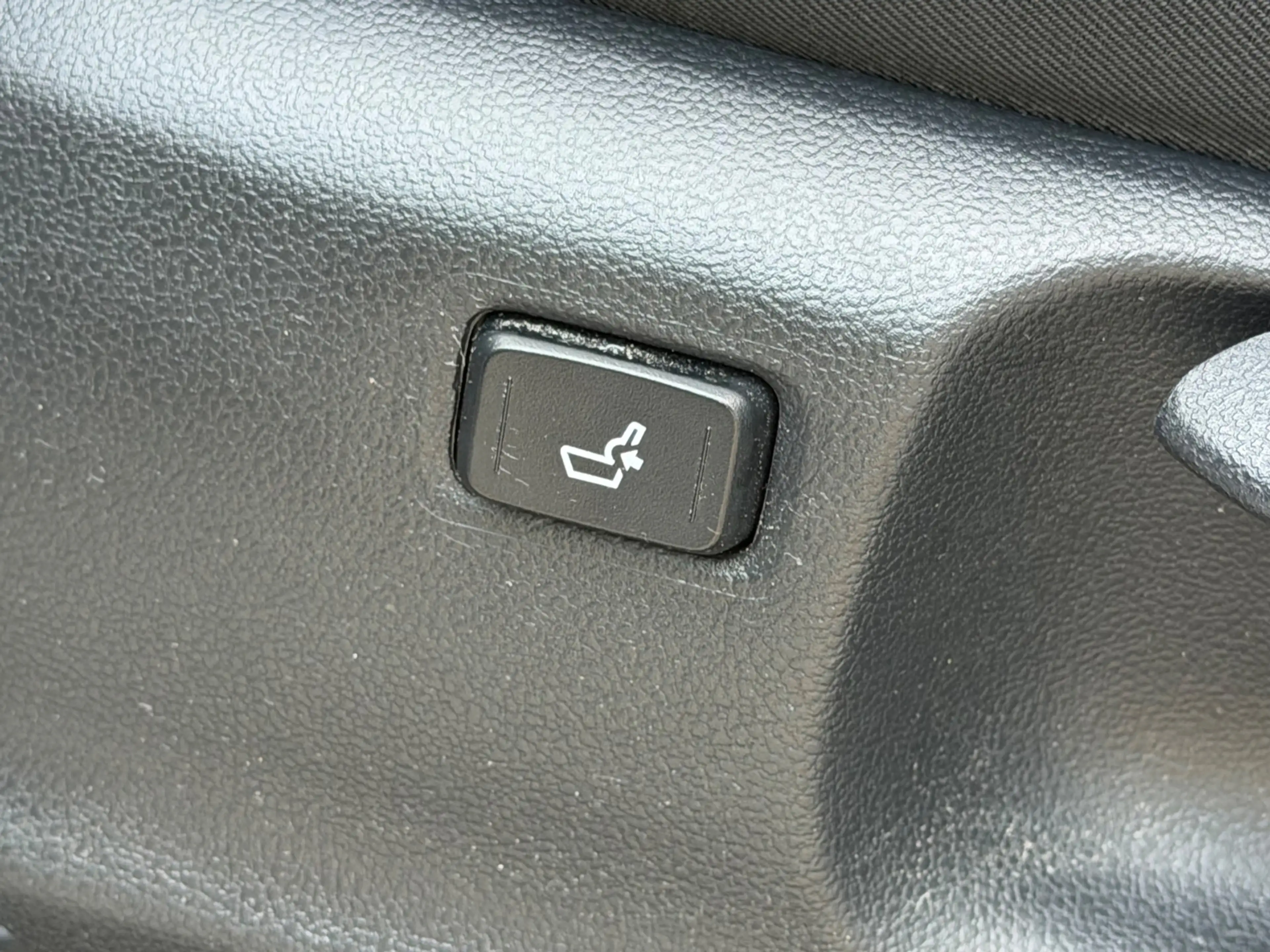 Toyota C-HR 1.8 Hybrid Style, NAP, Camera, JBL, KeyLess, Trekh — photo 37