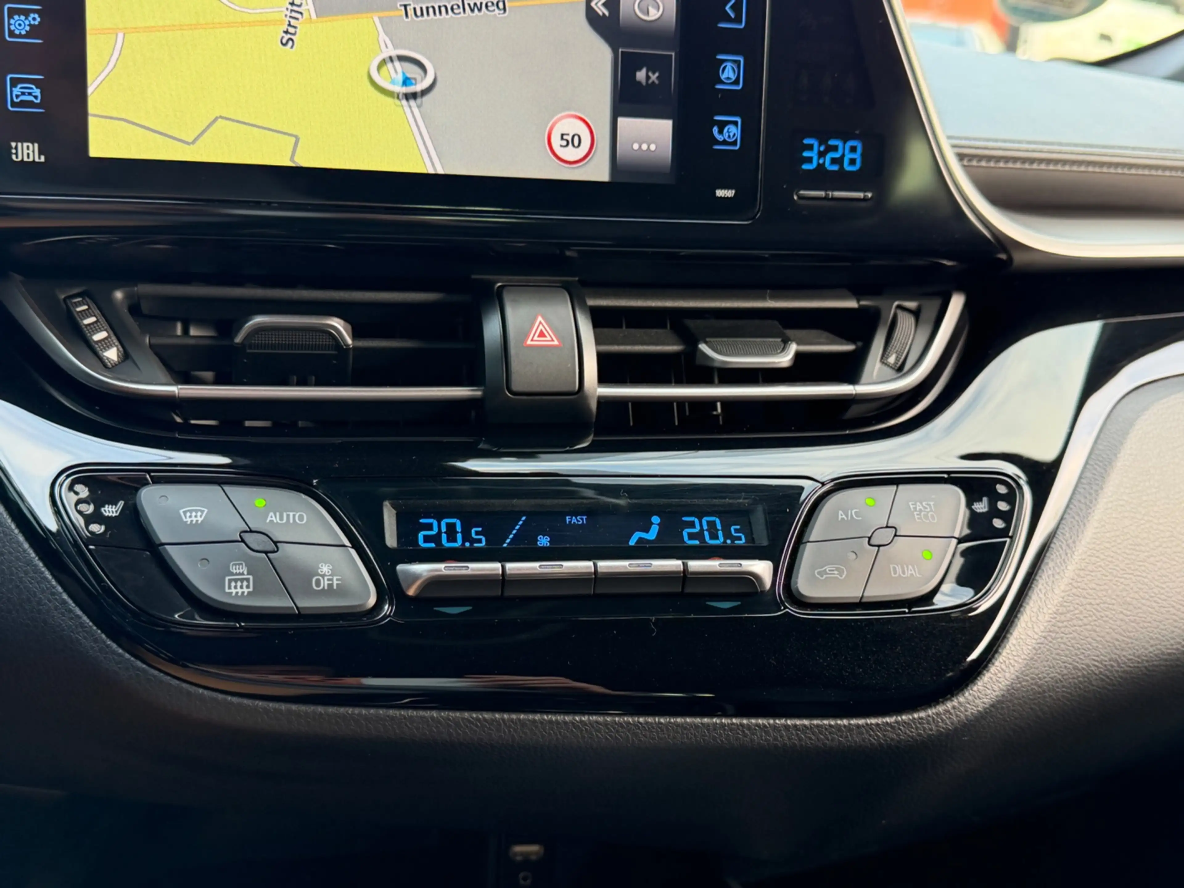 Toyota C-HR 1.8 Hybrid Style, NAP, Camera, JBL, KeyLess, Trekh — photo 31