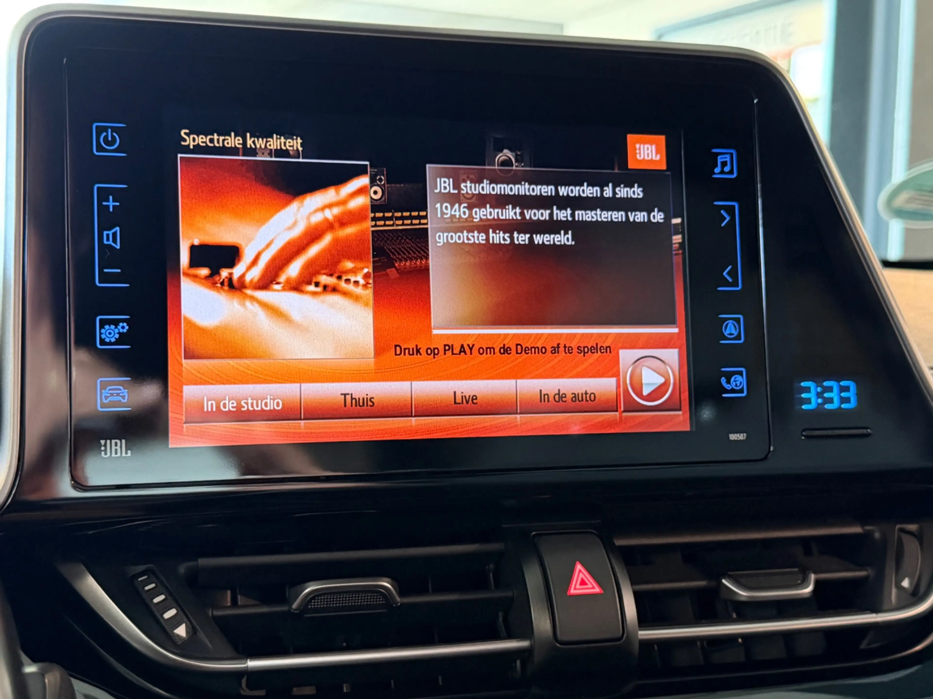 Toyota C-HR 1.8 Hybrid Style, NAP, Camera, JBL, KeyLess, Trekh — photo 50