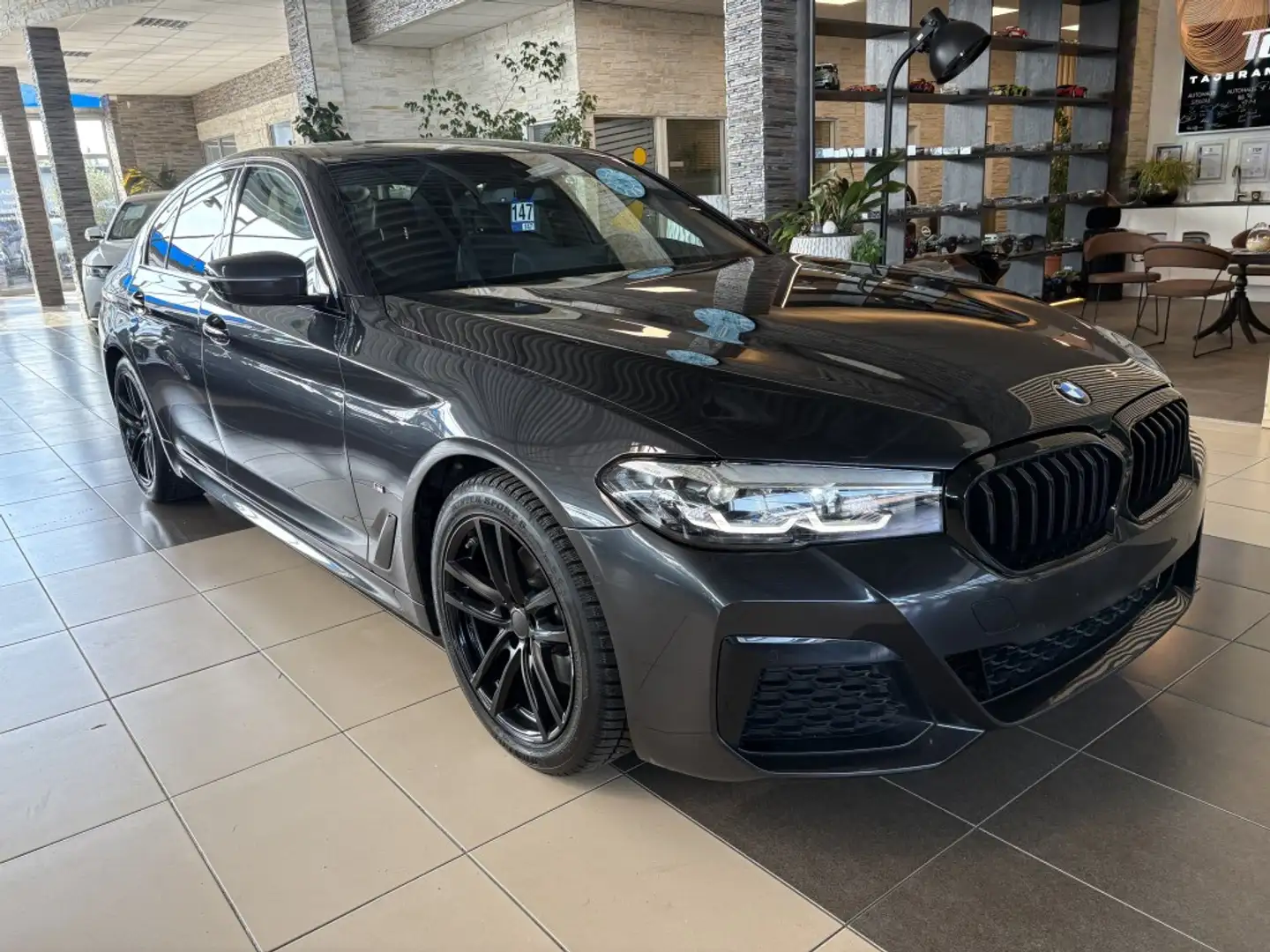 BMW 520 i M Sport HiFi-Sound Leder 360°Cam Navi LED Grau - 1