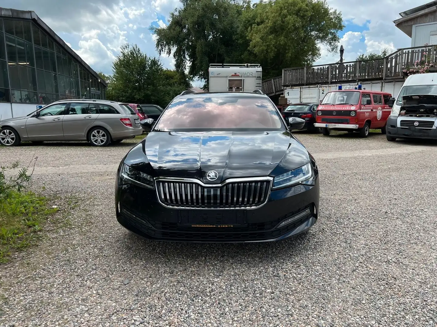Skoda Superb Combi Ambition ACC AHK Navi LED SHZ Schwarz - 2