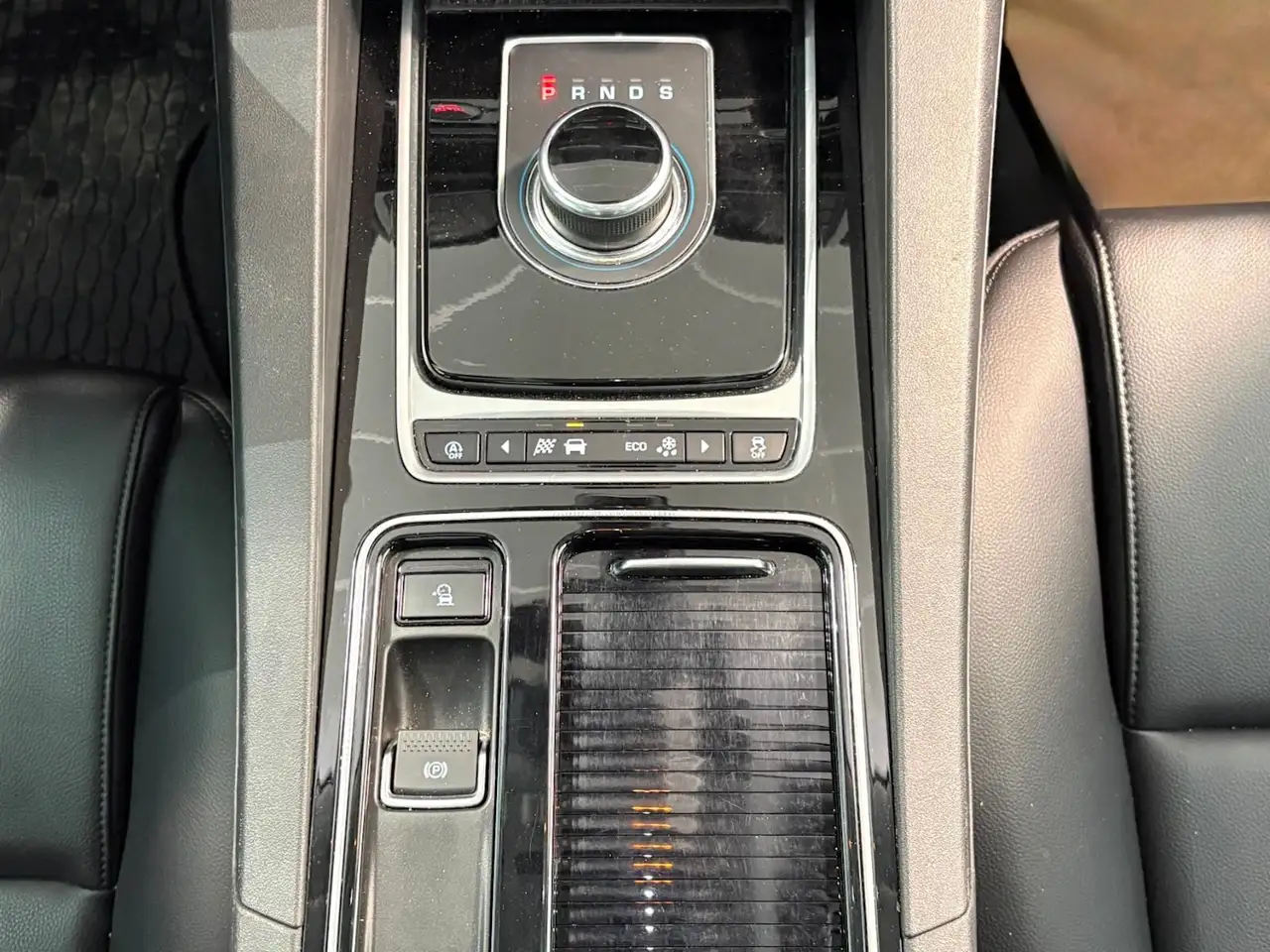 Jaguar F-Pace снимка Jaguar F-Pace