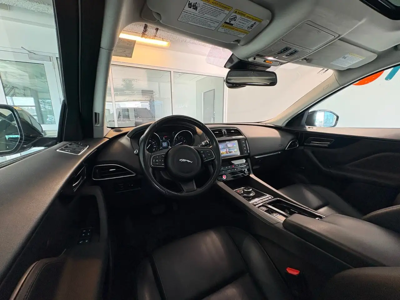 Jaguar F-Pace снимка Jaguar F-Pace