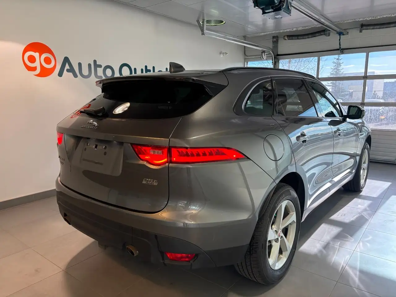 Jaguar F-Pace снимка Jaguar F-Pace