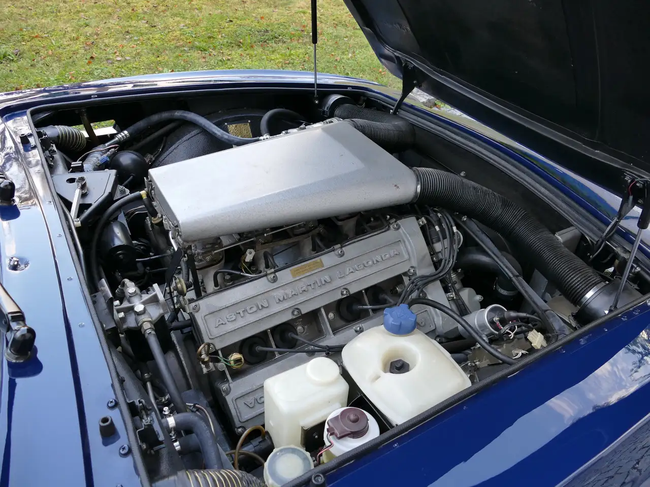 Aston Martin Vantage V8 Vantage X Pack Coupe original LHD 5-Speed Manual 26´KM (1 of 29 LHD Manuals), foto 11
