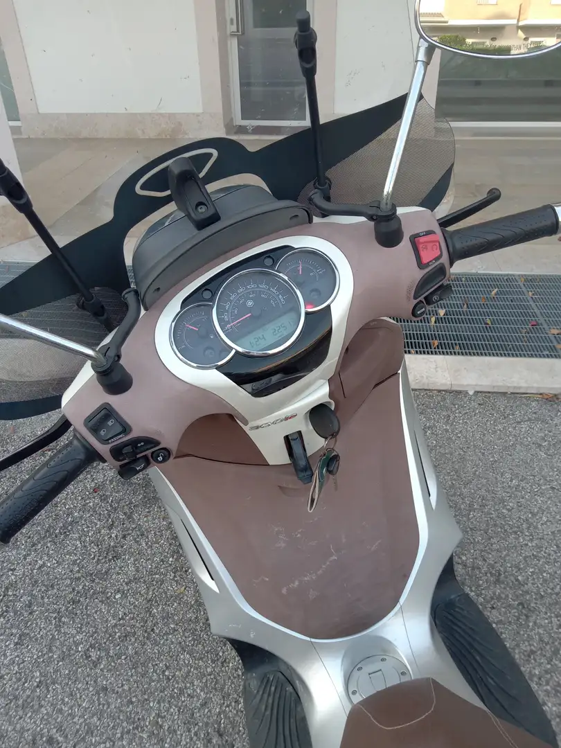 Piaggio Beverly 300 Alb - 2