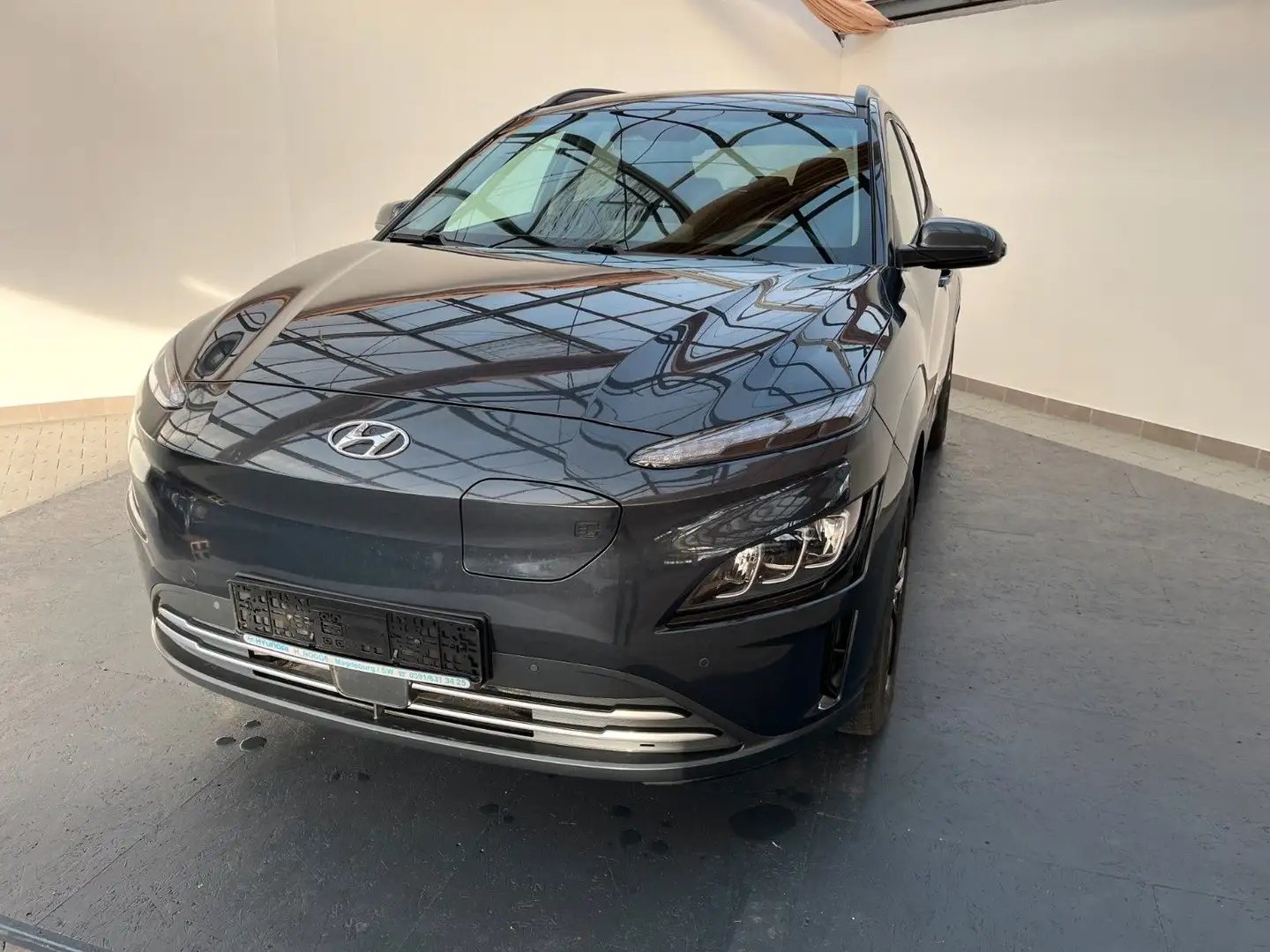 Hyundai KONA Trend Elektro 2WD Gris - 2