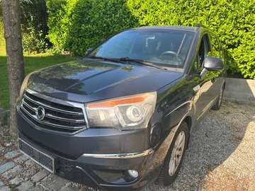 Rodius 2.0 SV200e-XDi 2WD Sapphire