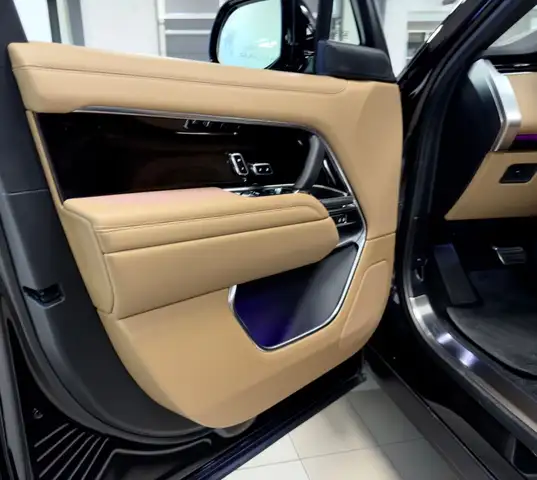 Land Rover Range Rover view 13